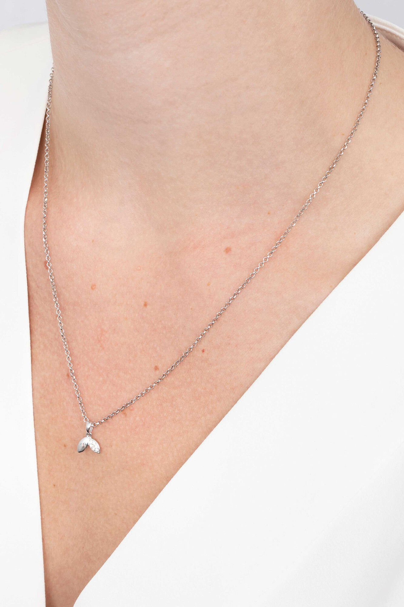 ZINZI silberner Anhänger 12mm Blätter weißer Zirkonia ZIH2088