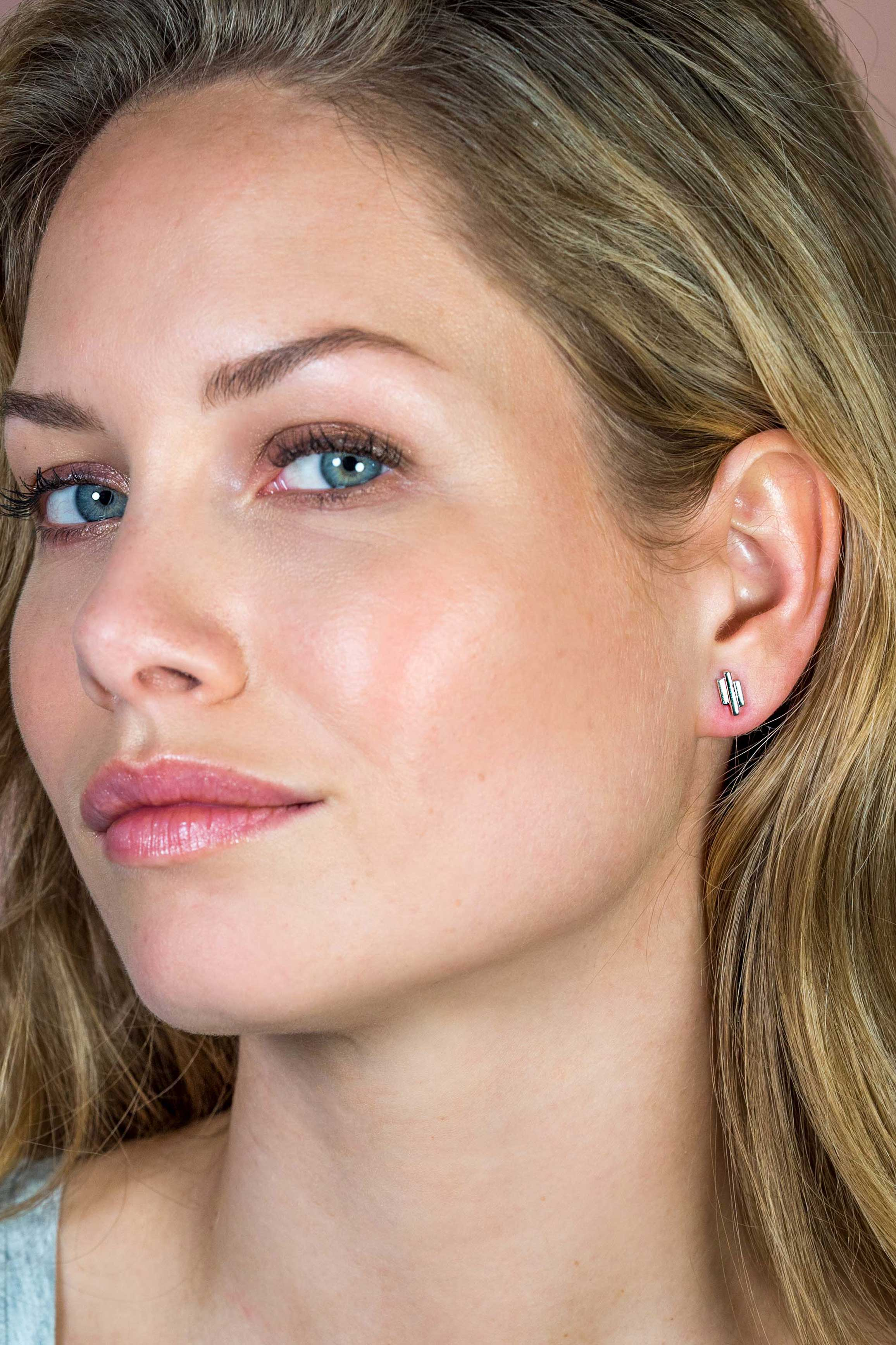 ZINZI silberne Ohrstecker Stäbchen Form glatt 9mm ZIO1586