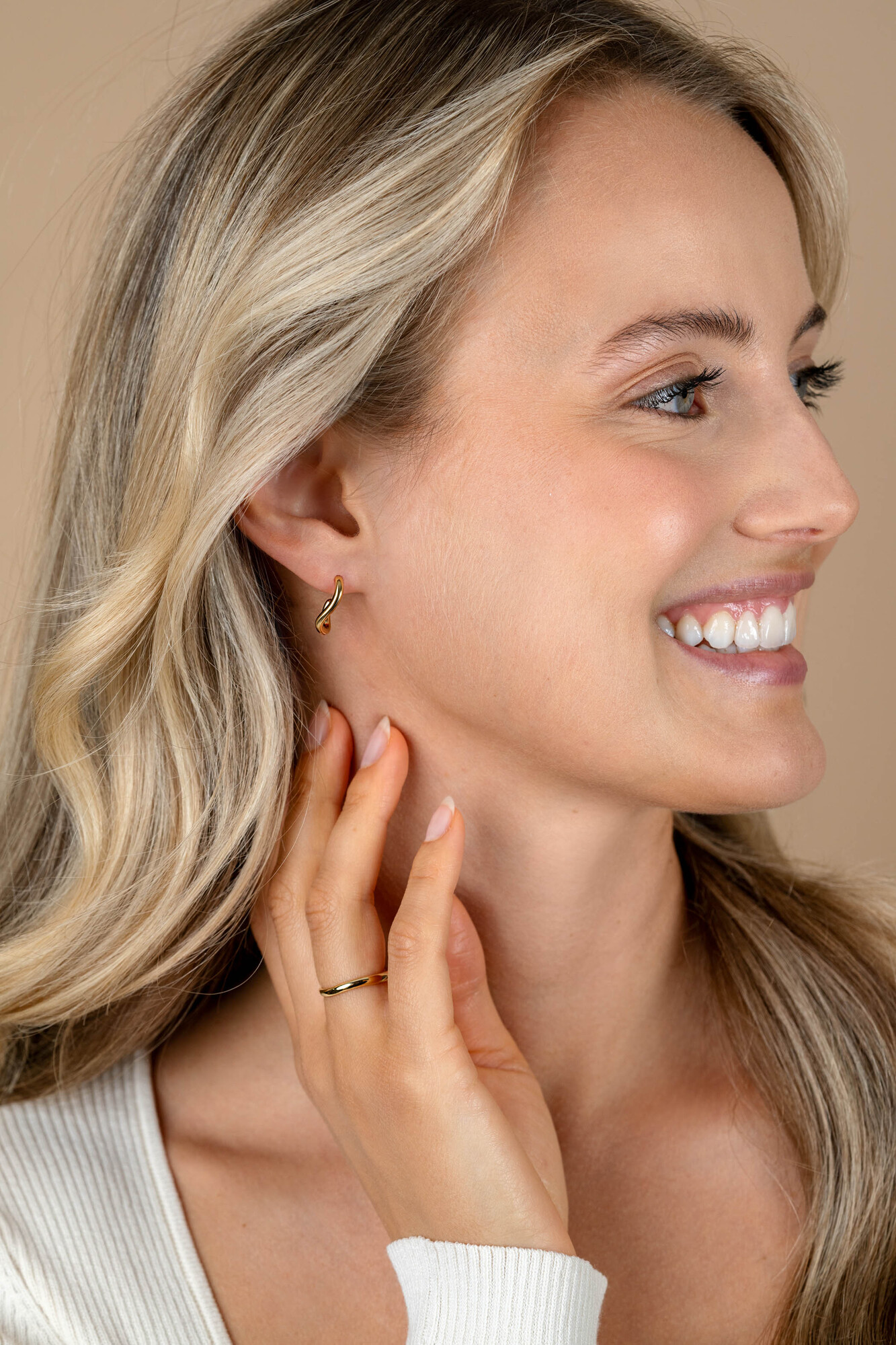 16mm ZINZI Vergoldete Silberne Glatte Ohrstecker, organisch geformt ZIO2656G