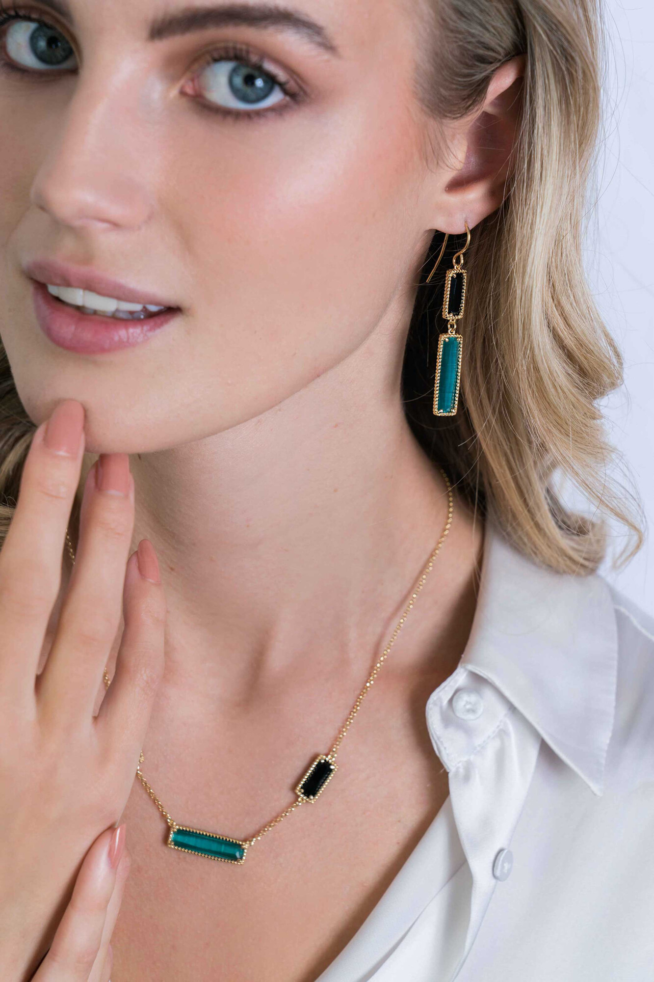 ZINZI silberne Ohrhänger in 14K gelb vergoldet 57mm anmutige Rechtecke verziert grün schwarz ZIO2112