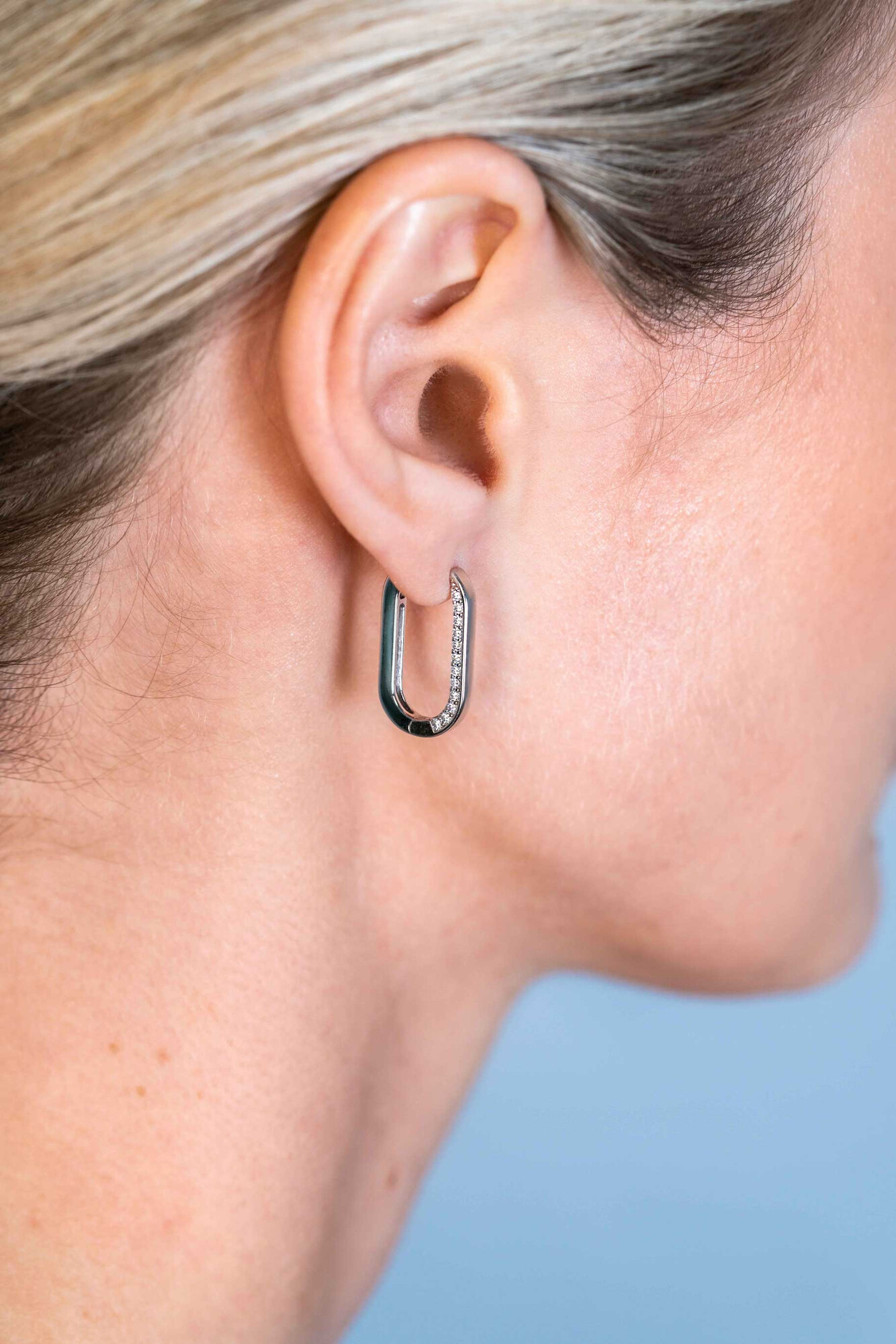 ZINZI * zlv. klapcreolen ovaal zirconia's 20x2.5mm