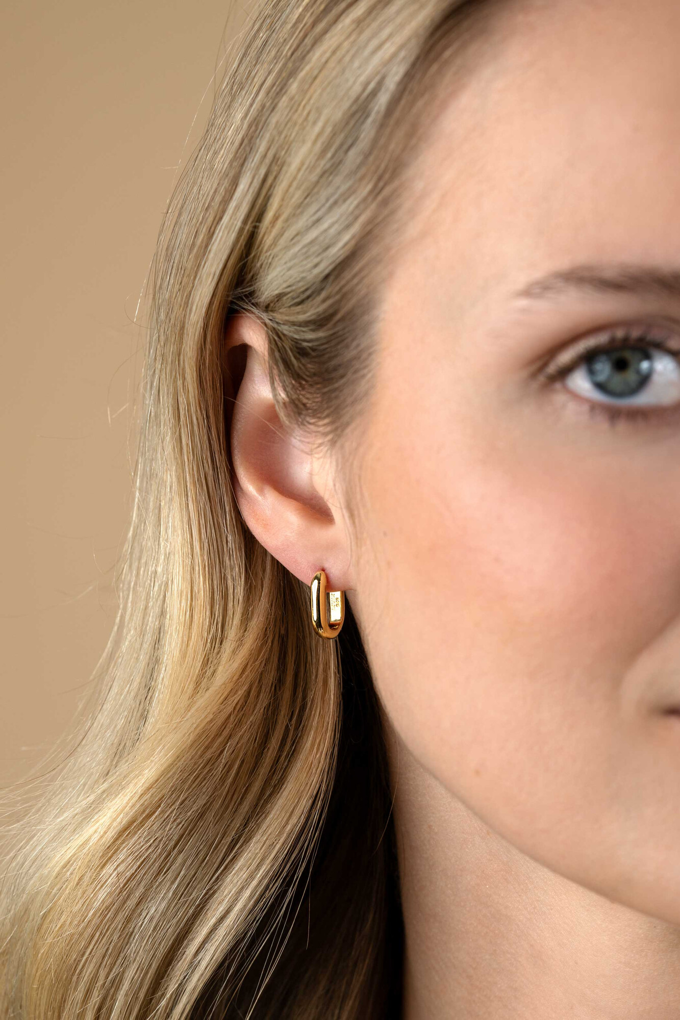 14,5mm ZINZI vergoldete Silber Creolen in ovaler Form mit runder Röhre 3mm breit ZIO2603G