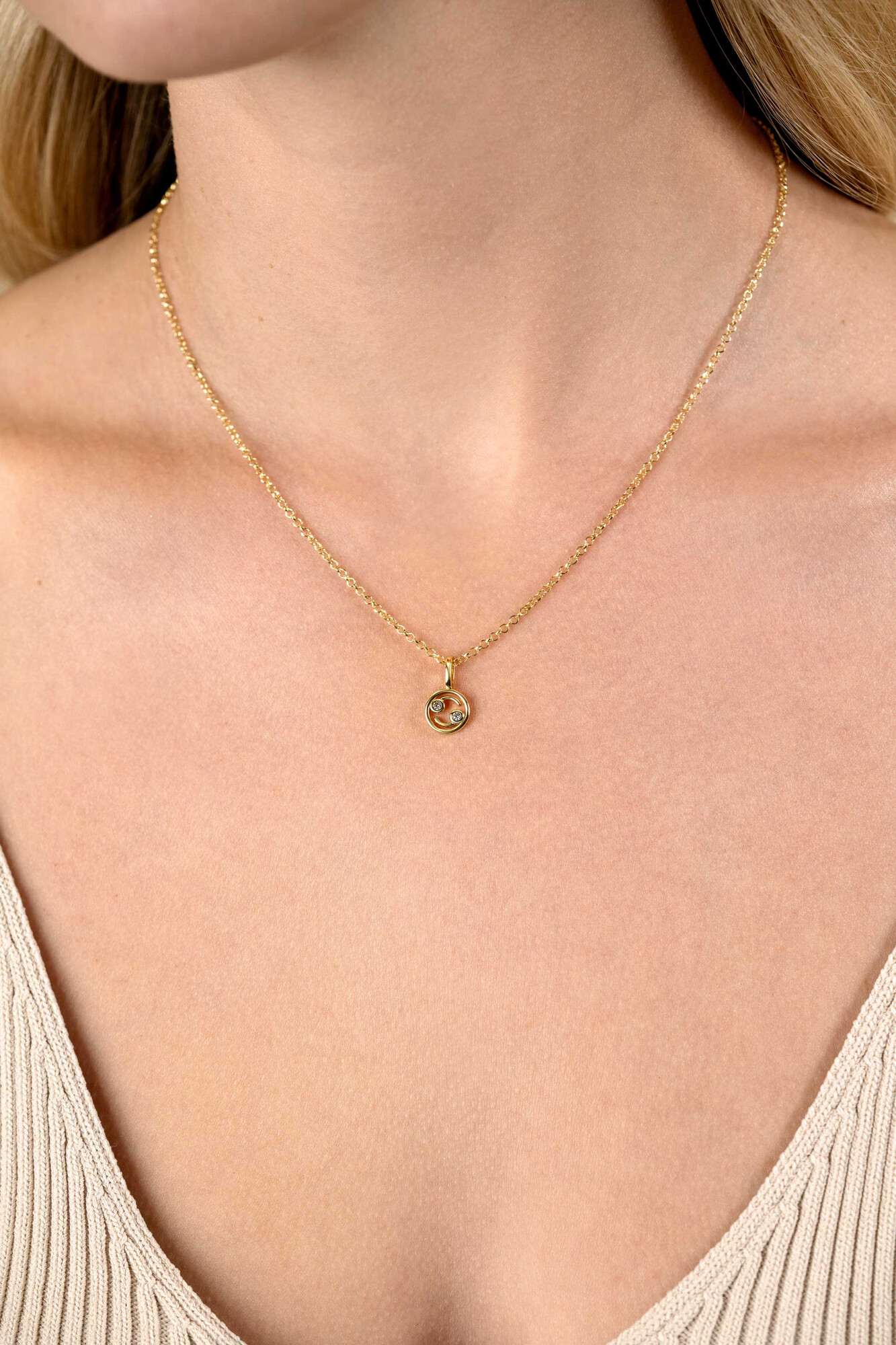 9mm ZINZI vergoldeter Silber Krebs Sternzeichen-Anhänger, besetzt mit weißen Zirkonia ZIHY-KRE (ohne Kette)