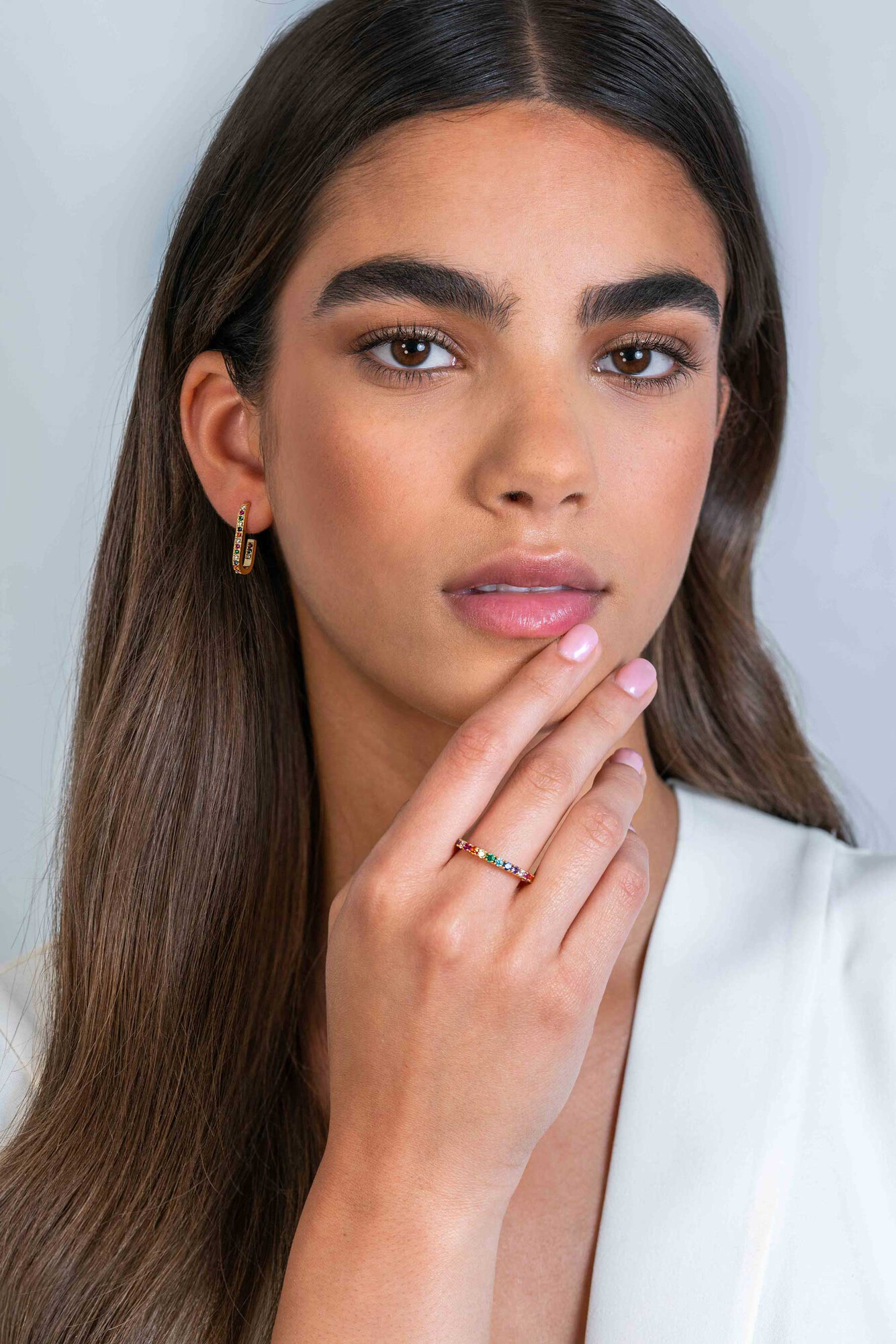 ZINZI zlv. aanschuif-rijring met zirc. regenboog mt.62