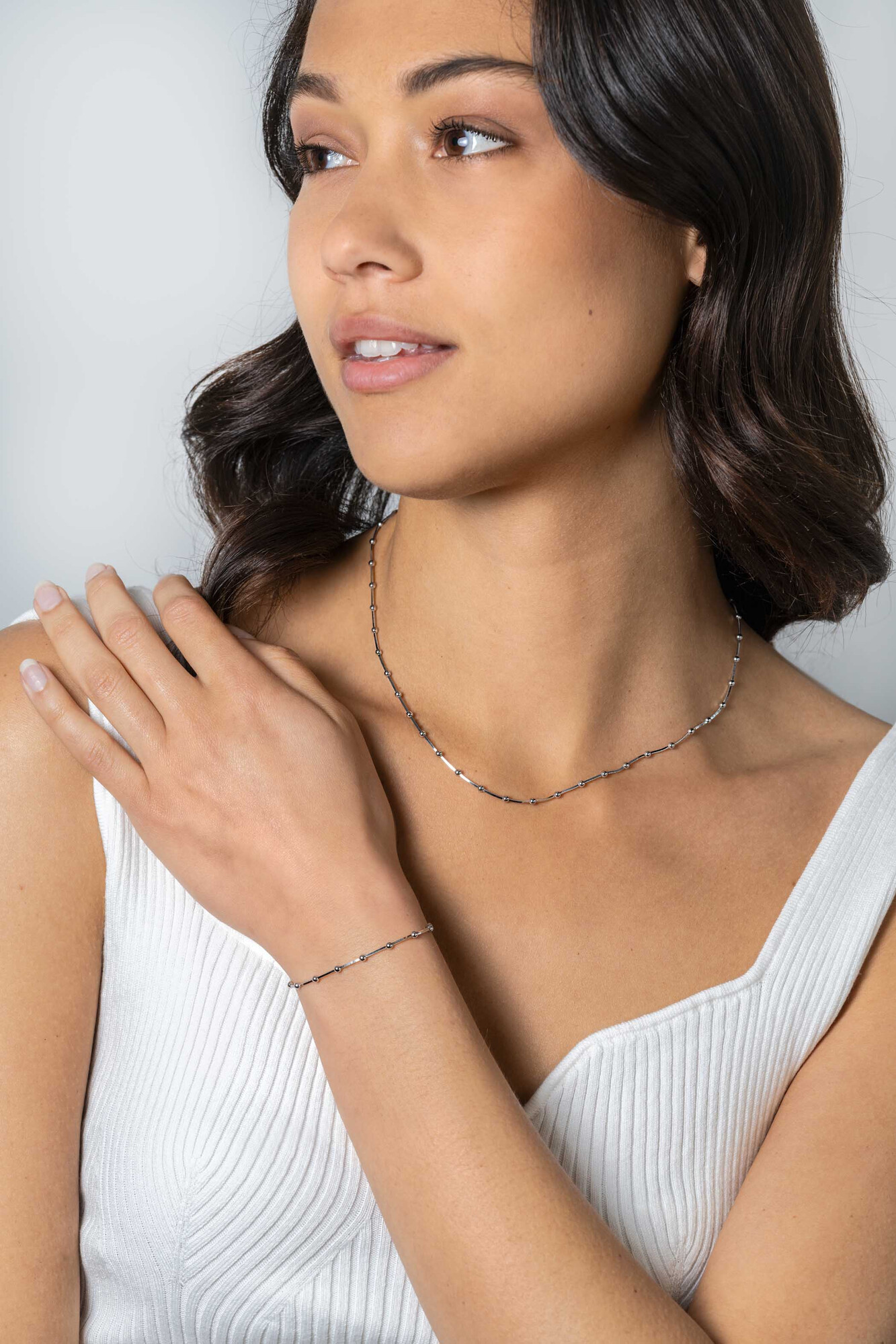 ZINZI zlv. slangencollier met bolletjes 42/45cm