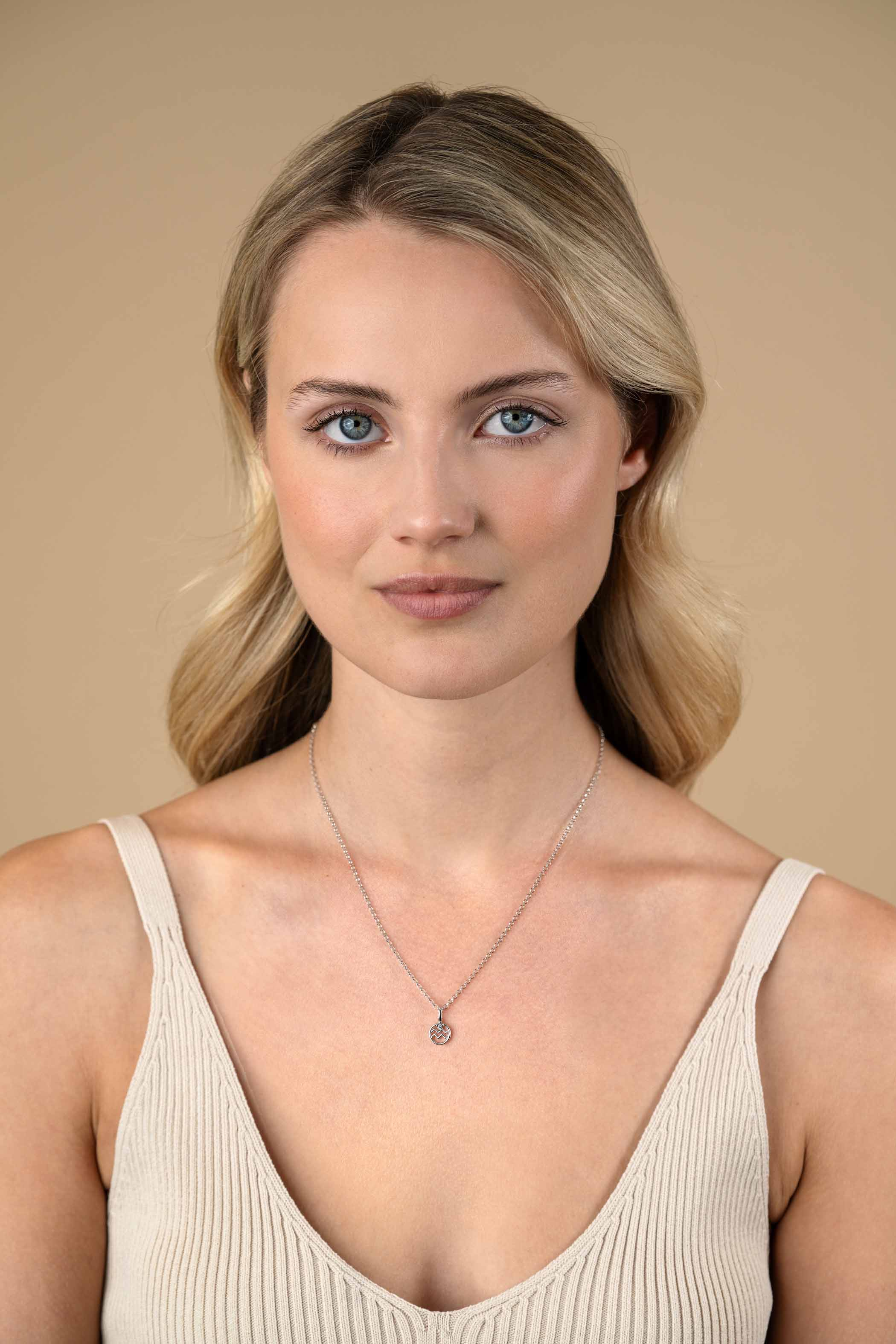 9mm ZINZI Silber Wassermann Sternzeichen-Anhänger, besetzt mit weißen Zirkonia ZIH-WAT (ohne Kette)