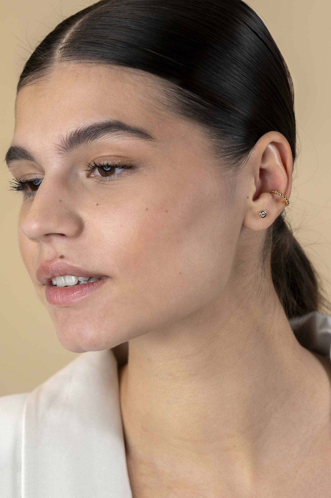 ZINZI zlv. earcuff gg.verg. bolletjes