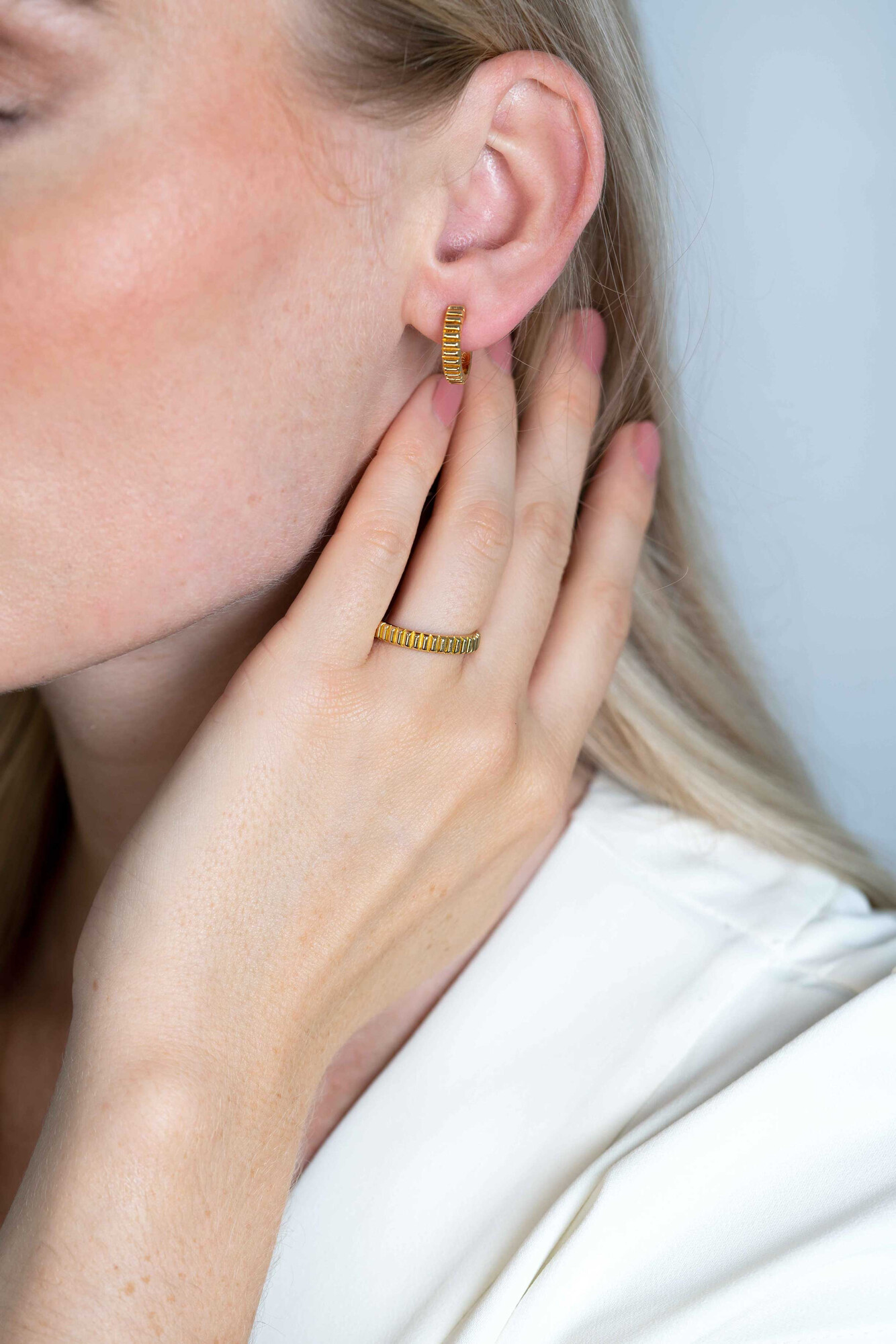 ZINZI Silberring extra 14 Karat Gelbgold geripptes Design ZIR2245