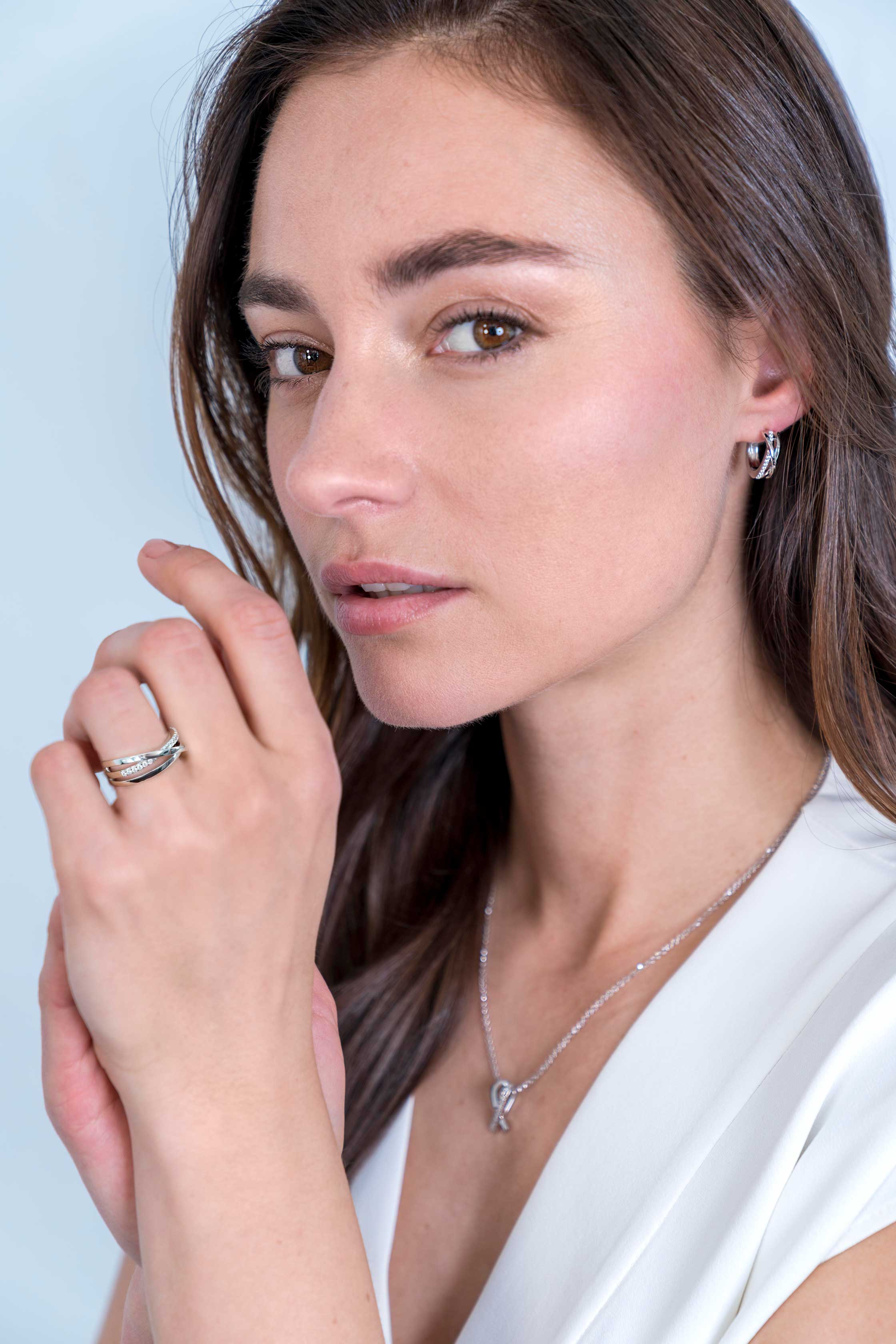 ZINZI silberne cross-over Ohrringe 16x15,5mm  weiß ZIO1774