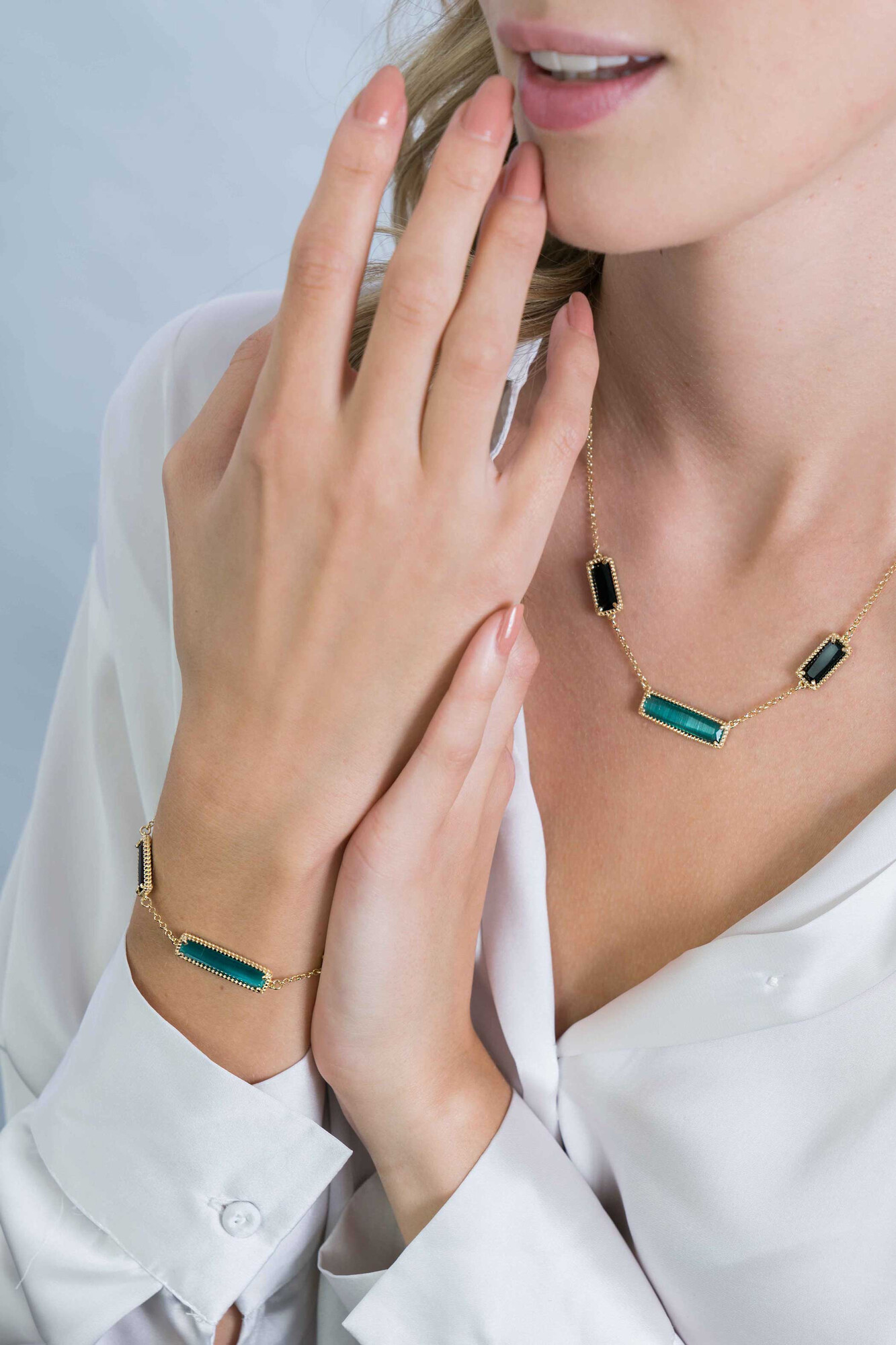 ZINZI silbernes Fantasie Armband 14K gelb vergoldet mit rechteckigen Farbsteinen grün/schwarz 18-21cm ZIA2112