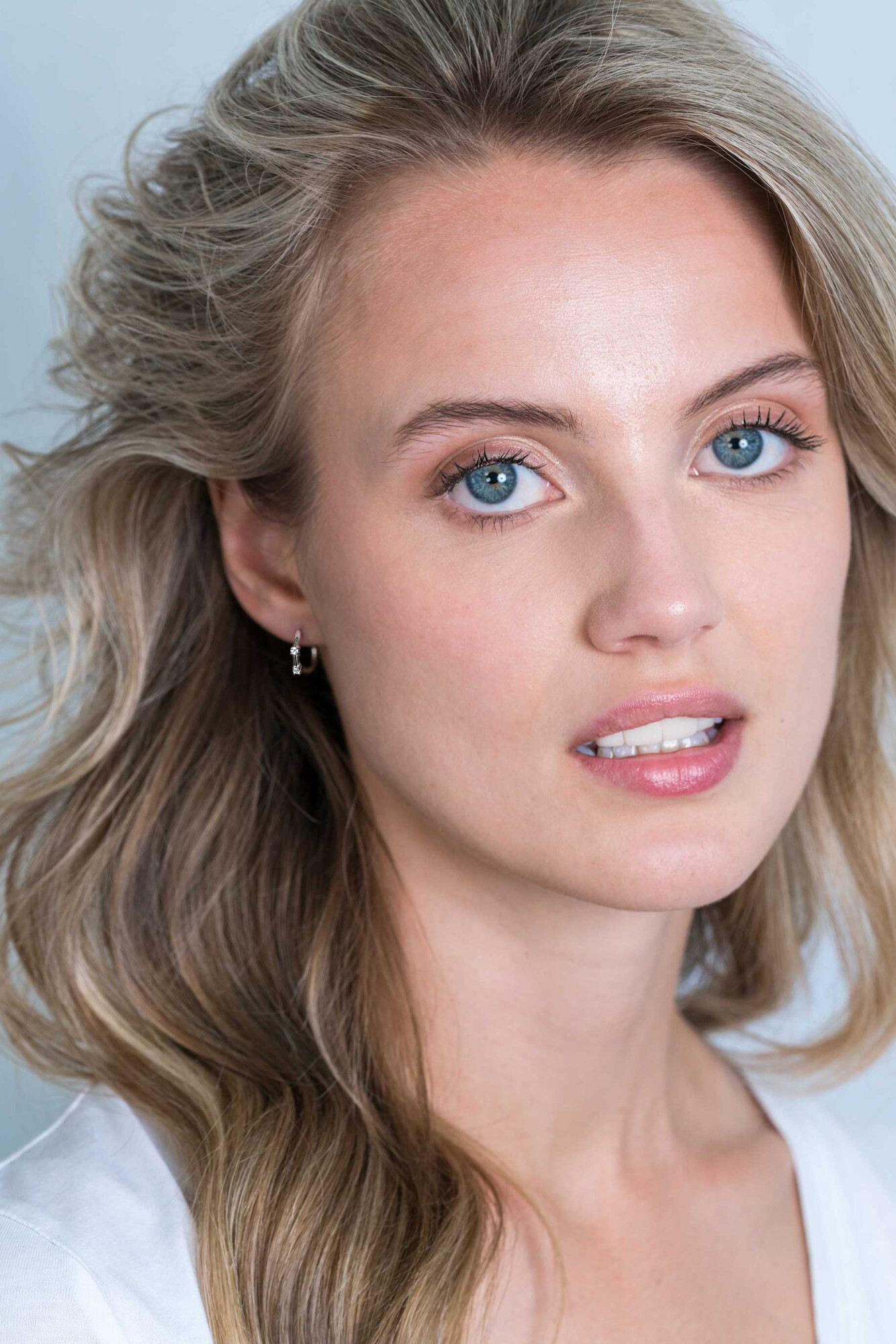 ZINZI silberne Ohrringe 11mm offen Form  weiße Zirkonia ZIO2175