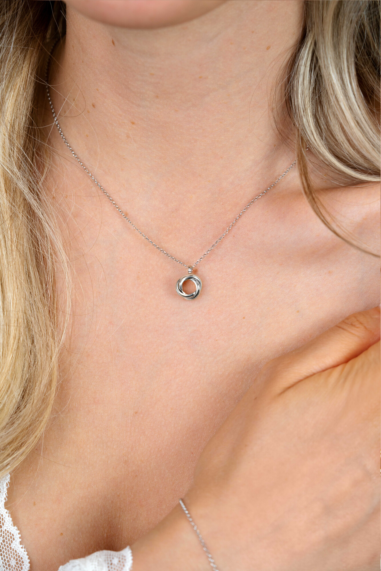 ZINZI zlv. collier met hanger 3 ringen in elkaar