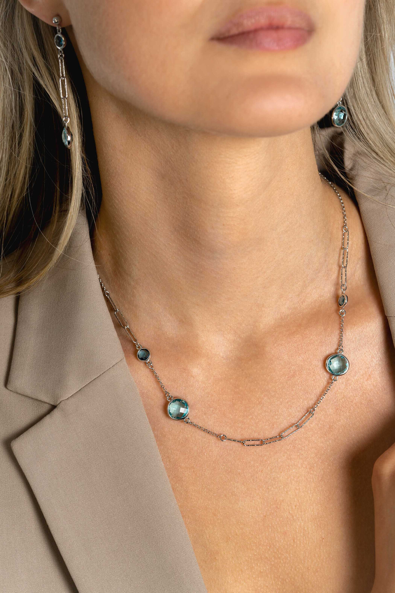 ZINZI zlv. collier fantasie met blauw tinten zirc.