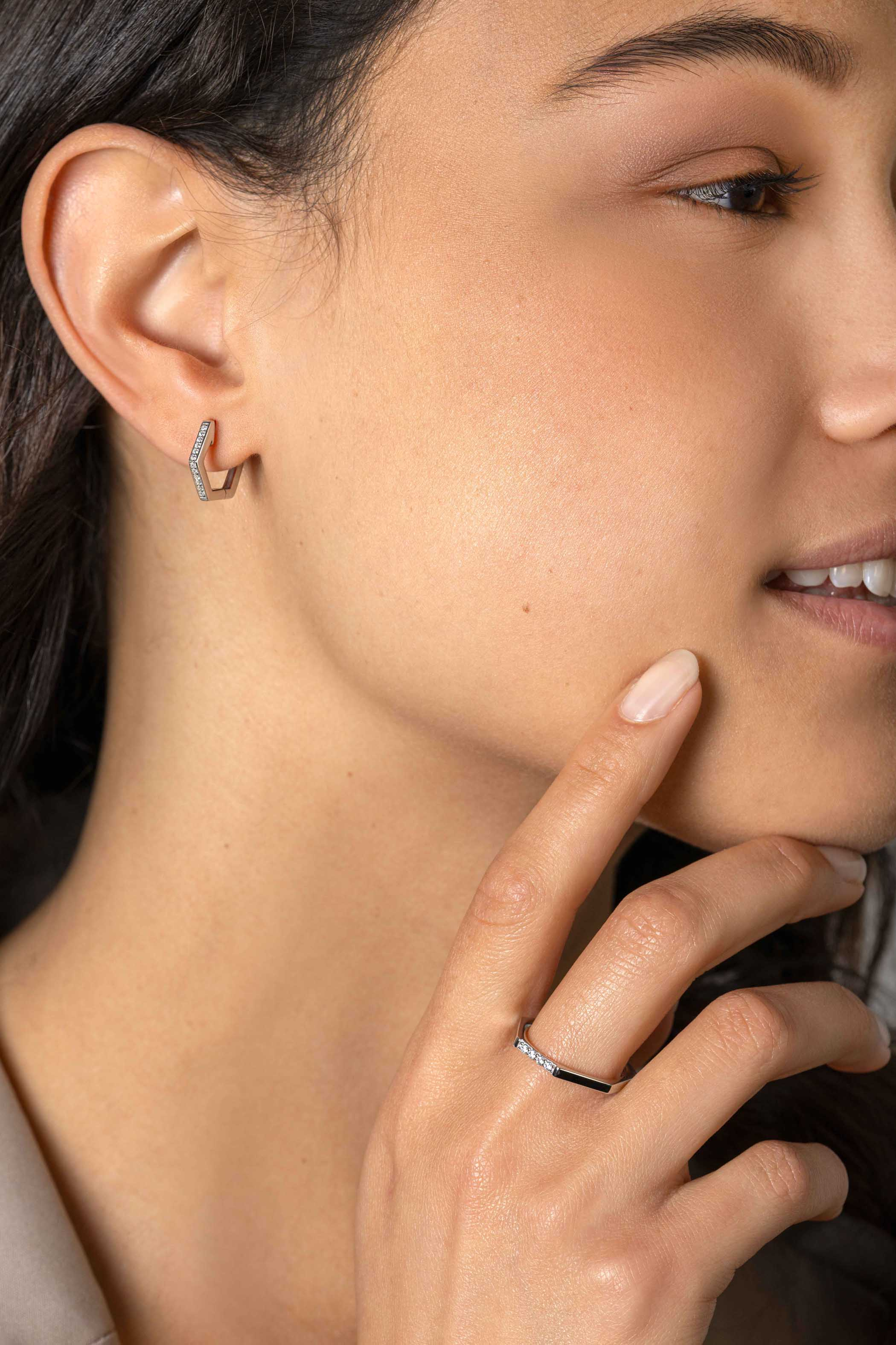 ZINZI zlv.klapcreolen zeskant met zirconia's 16x2mm