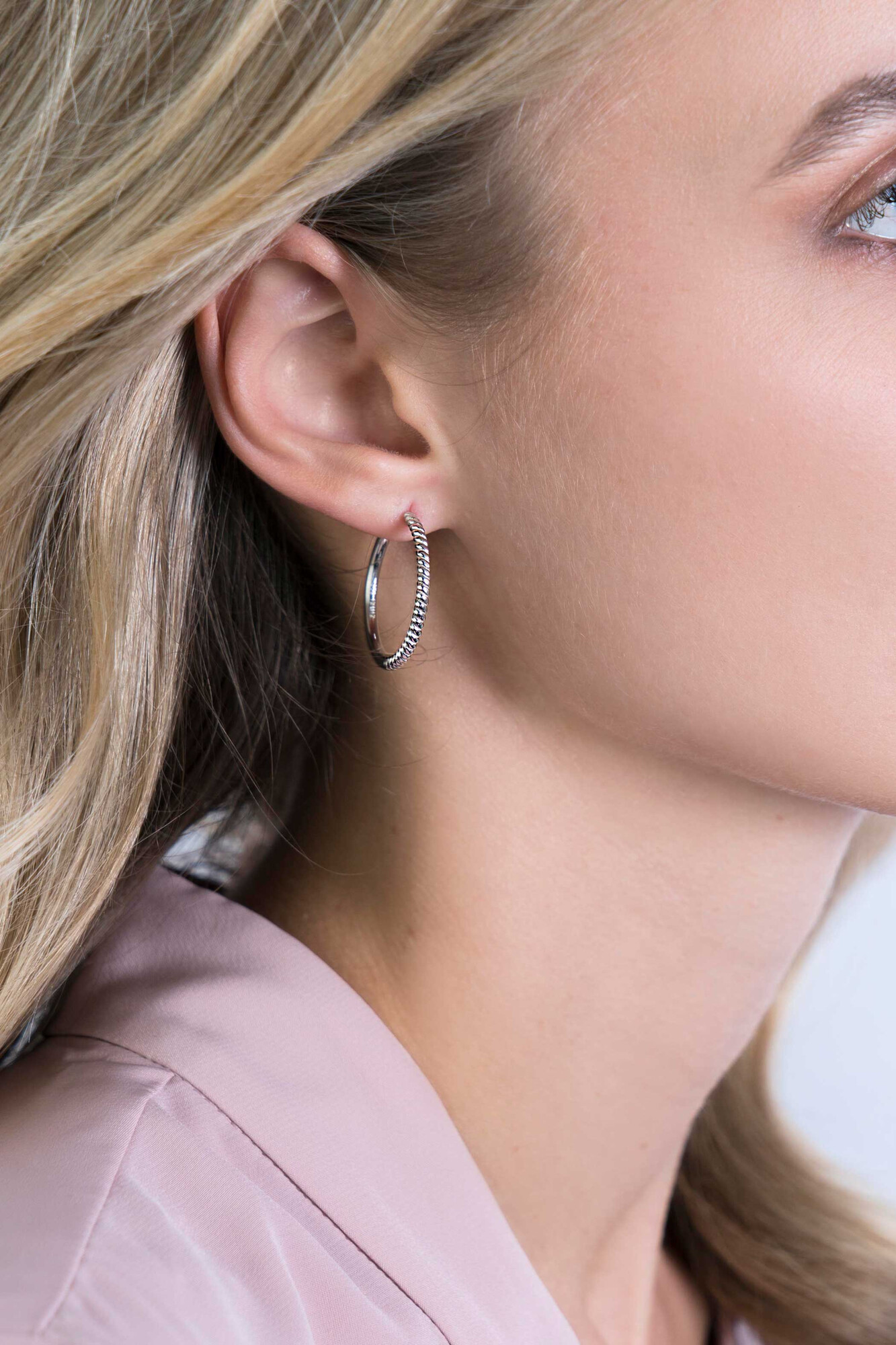 ZINZI silberne Ohrringe gedreht Motiv 25 x 2mm ZIO2129