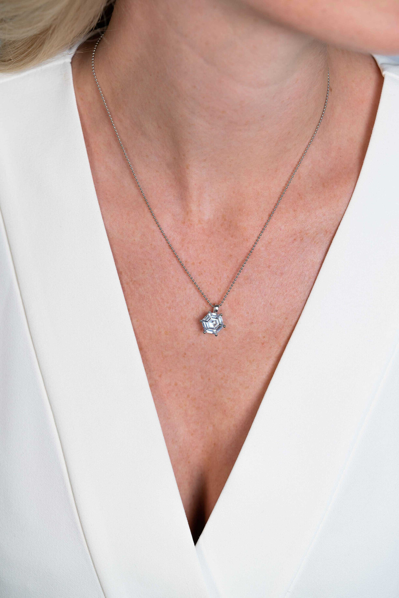 ZINZI Silberanhänger mit sechseckigen weißen Zirkonia 15mm ZIH2259