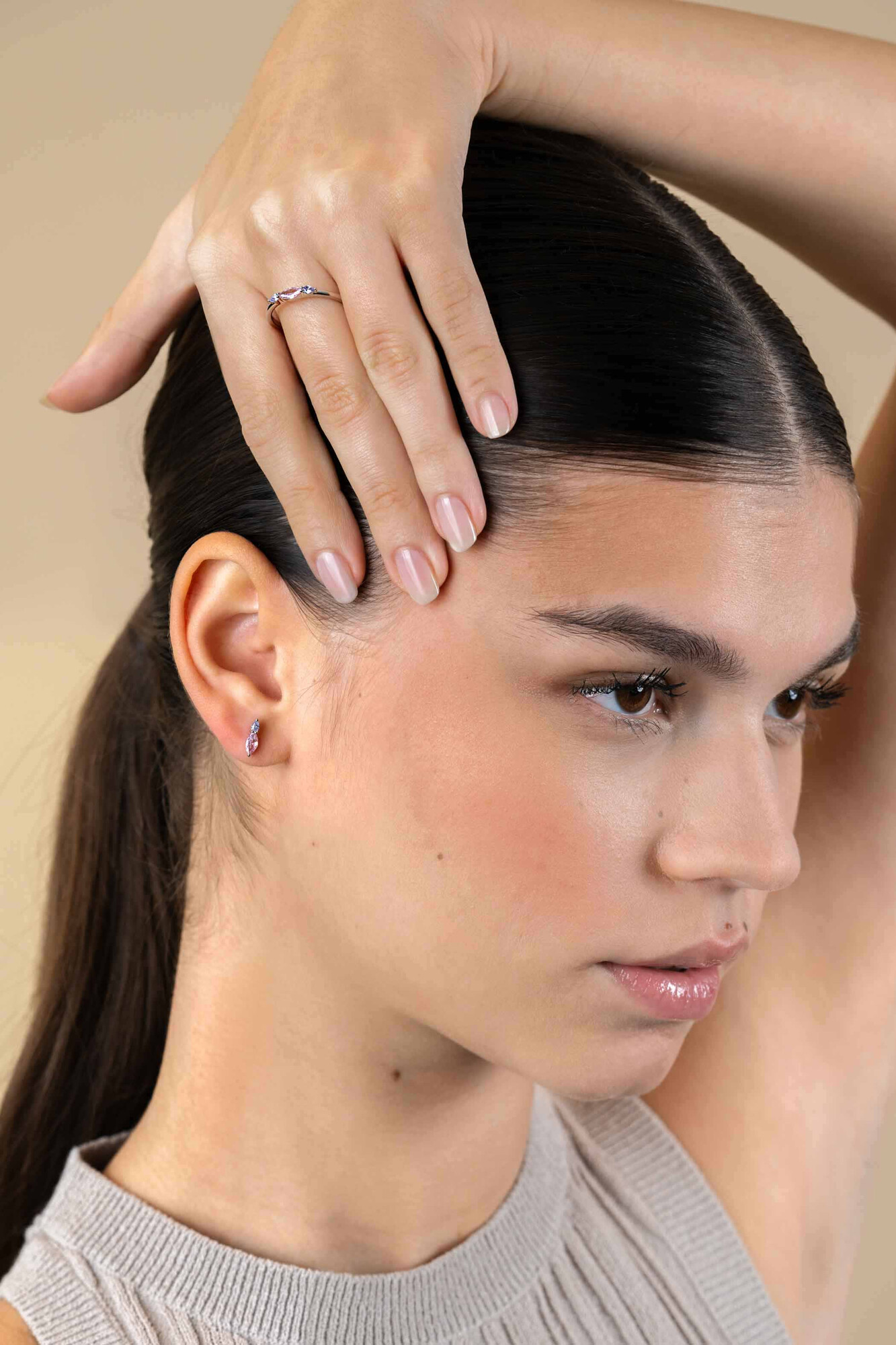 ZINZI zlv. oorknopjes roze en lila zirc.