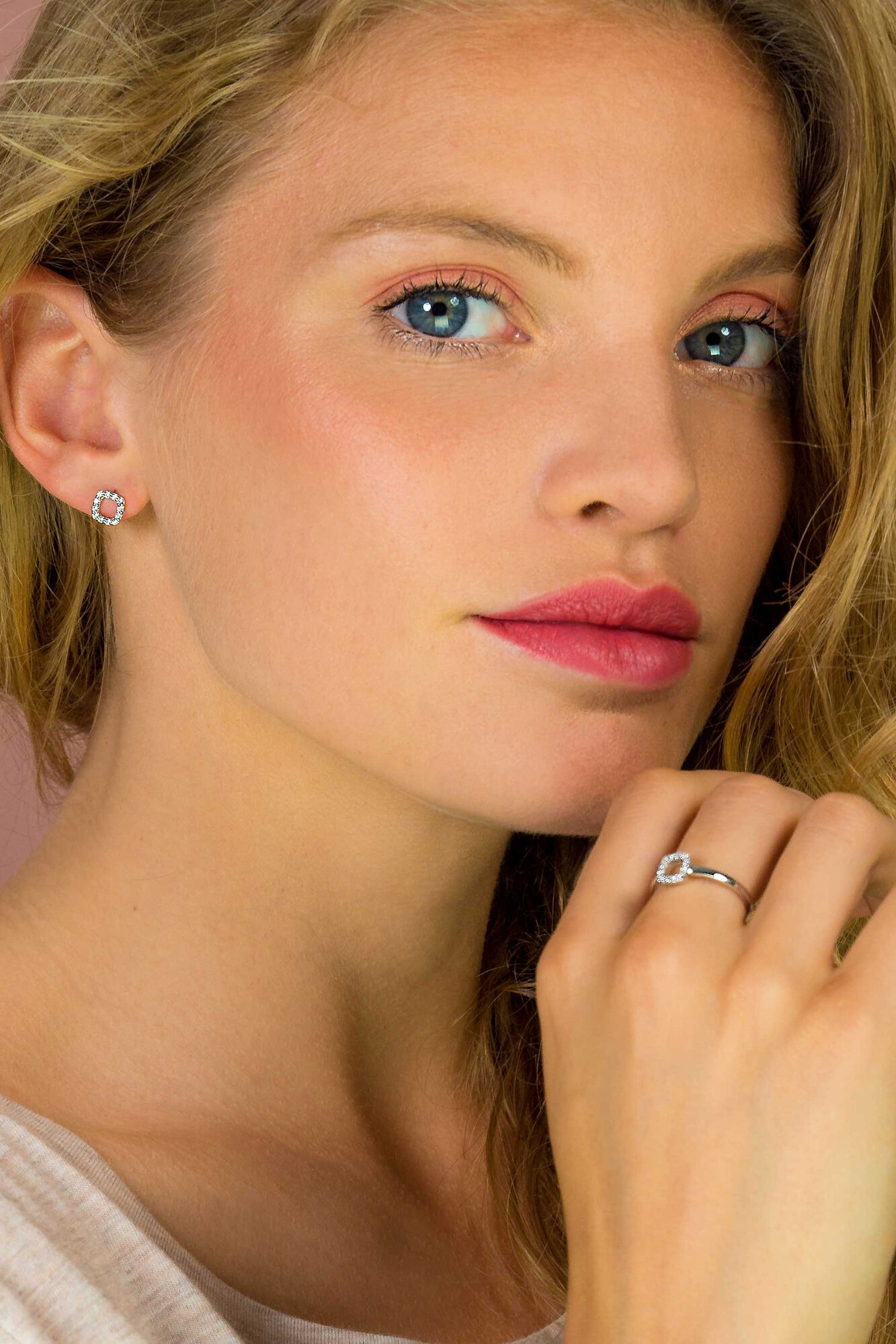 ZINZI silberner Ring viereckig weiß ZIR1468