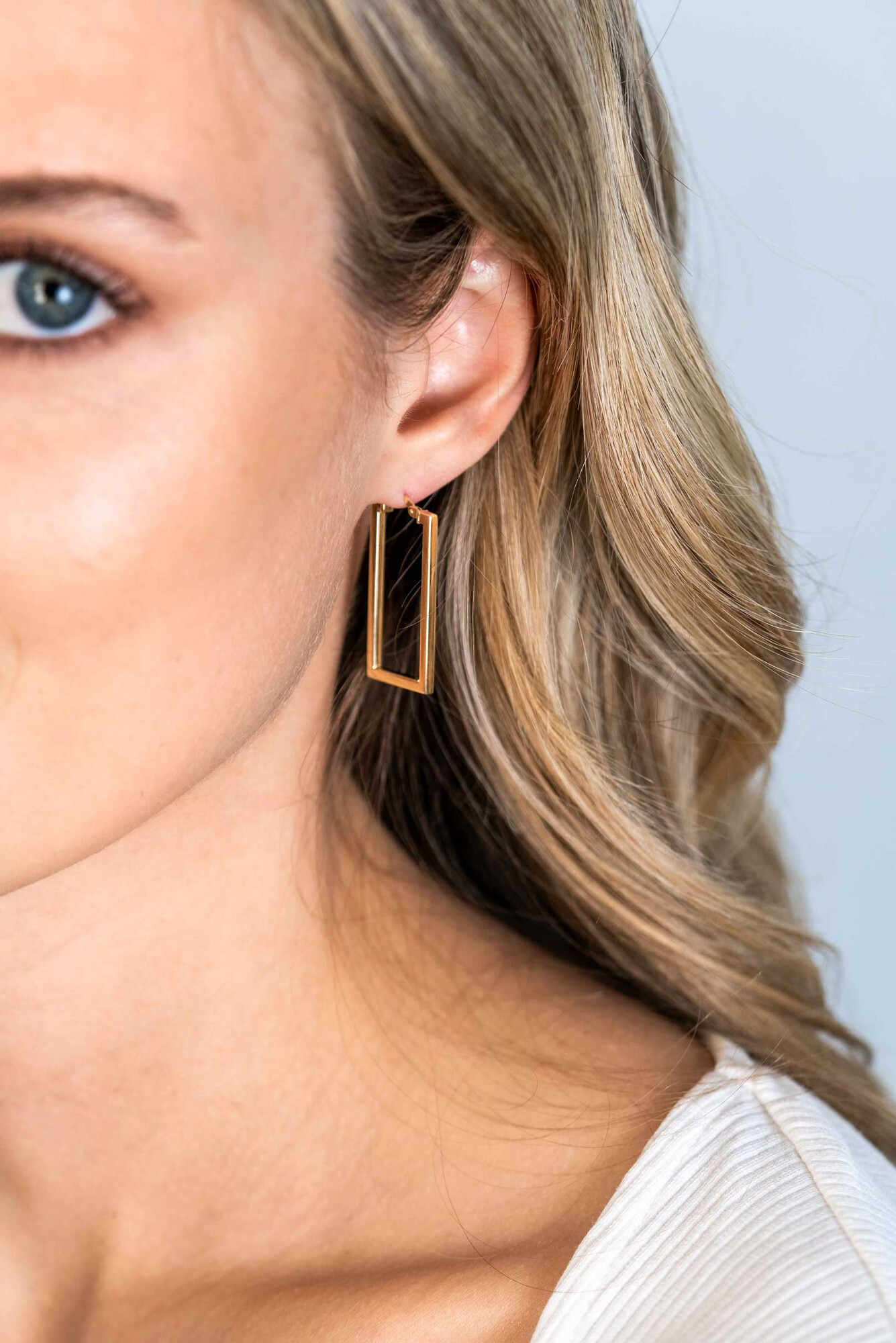 ZINZI * zlv. oorringen geel verguld rechthoek 30x2mm