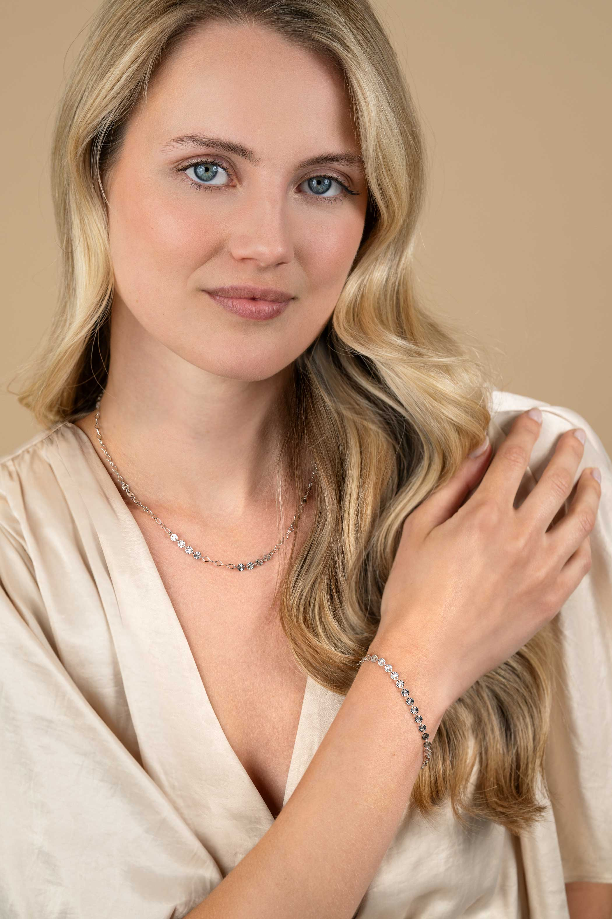 ZINZI zlv. armband met gediamanteerde rondjes