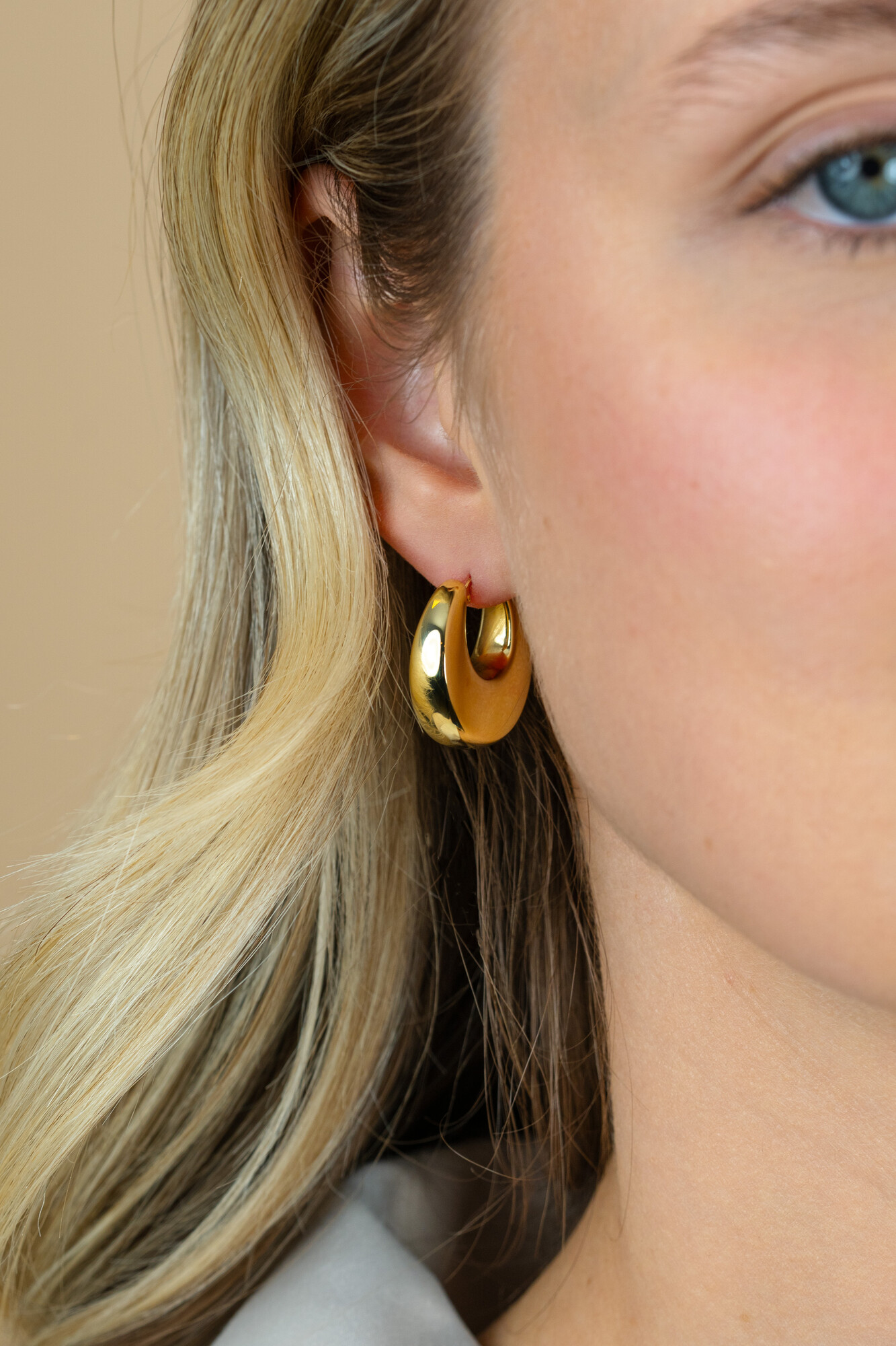 ZINZI zlv. oorringen gg.verg.rond aflopend 22x7.2mm