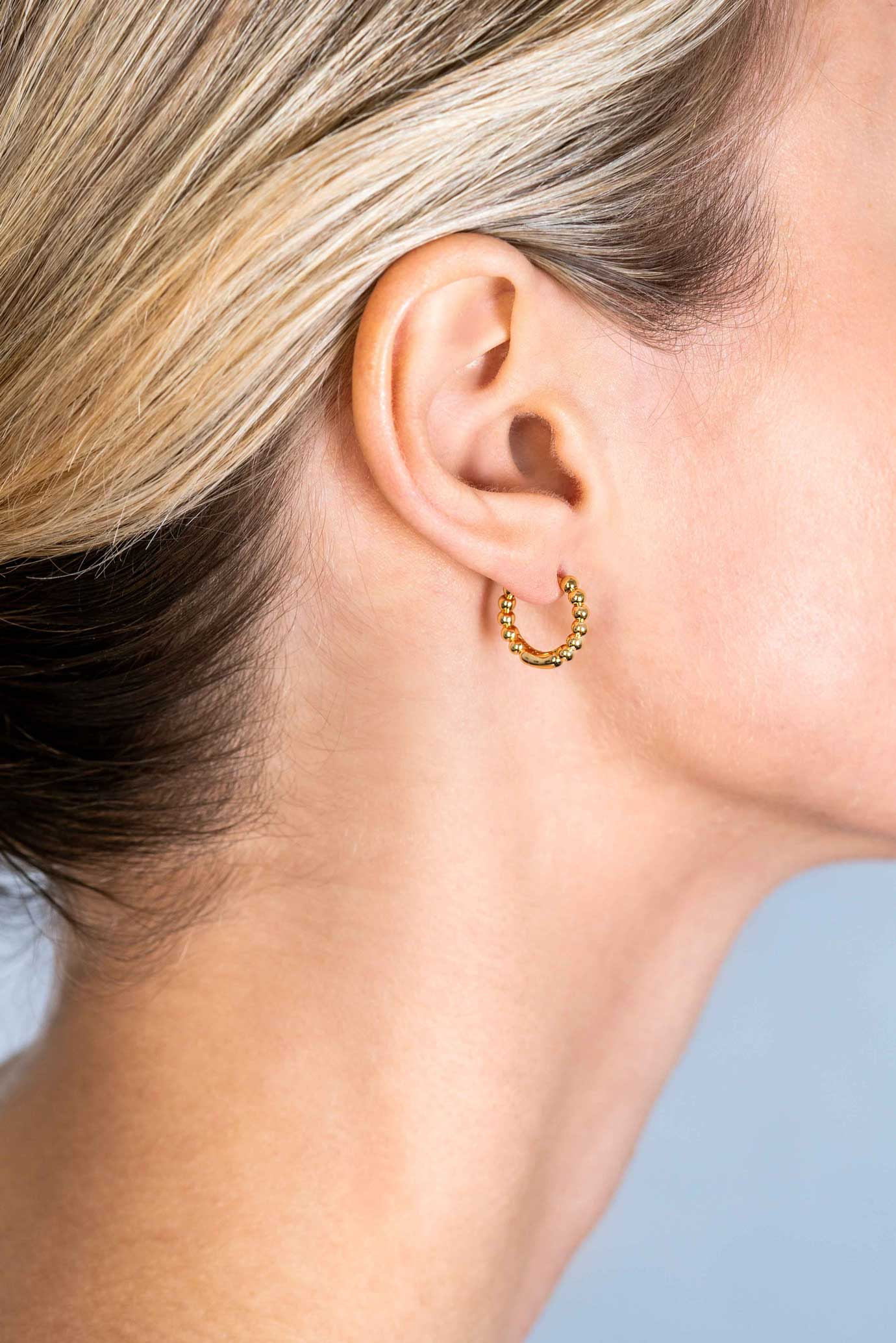 ZINZI zlv. klapcreolen g.verg. bolletjes 13.5x2.5mm