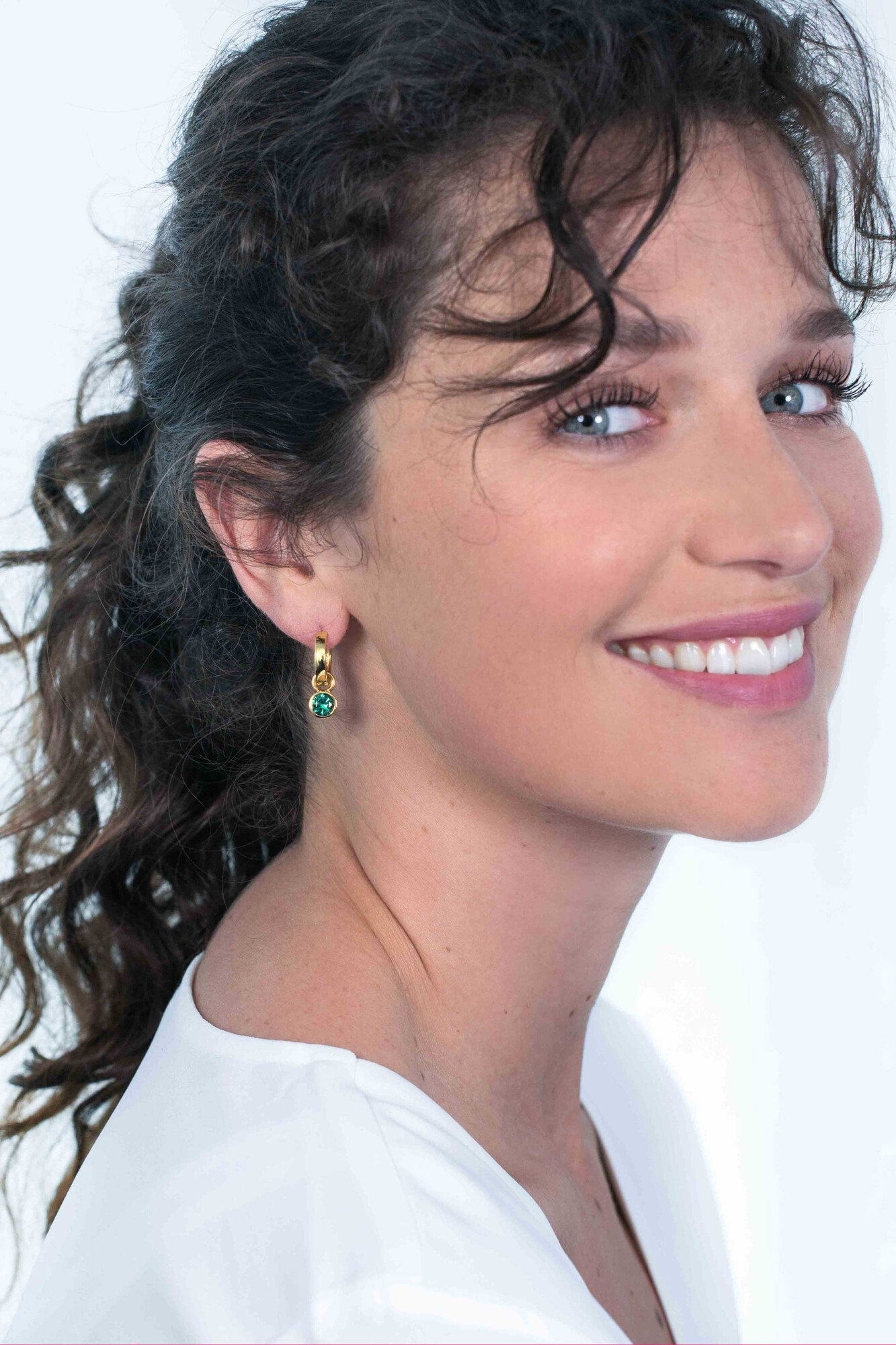 ZINZI silberne Ohrhänger gelbvergoldet 7mm rund grün ZICH1486GG