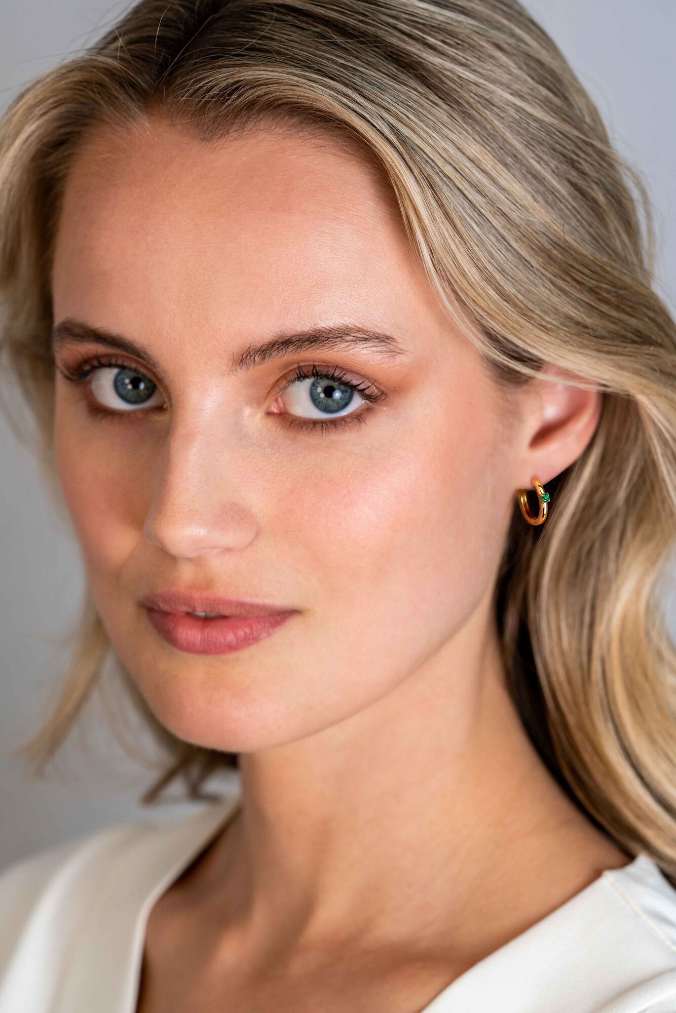 ZINZI zlv. oorringen gg.verg birthstones smaragd cz