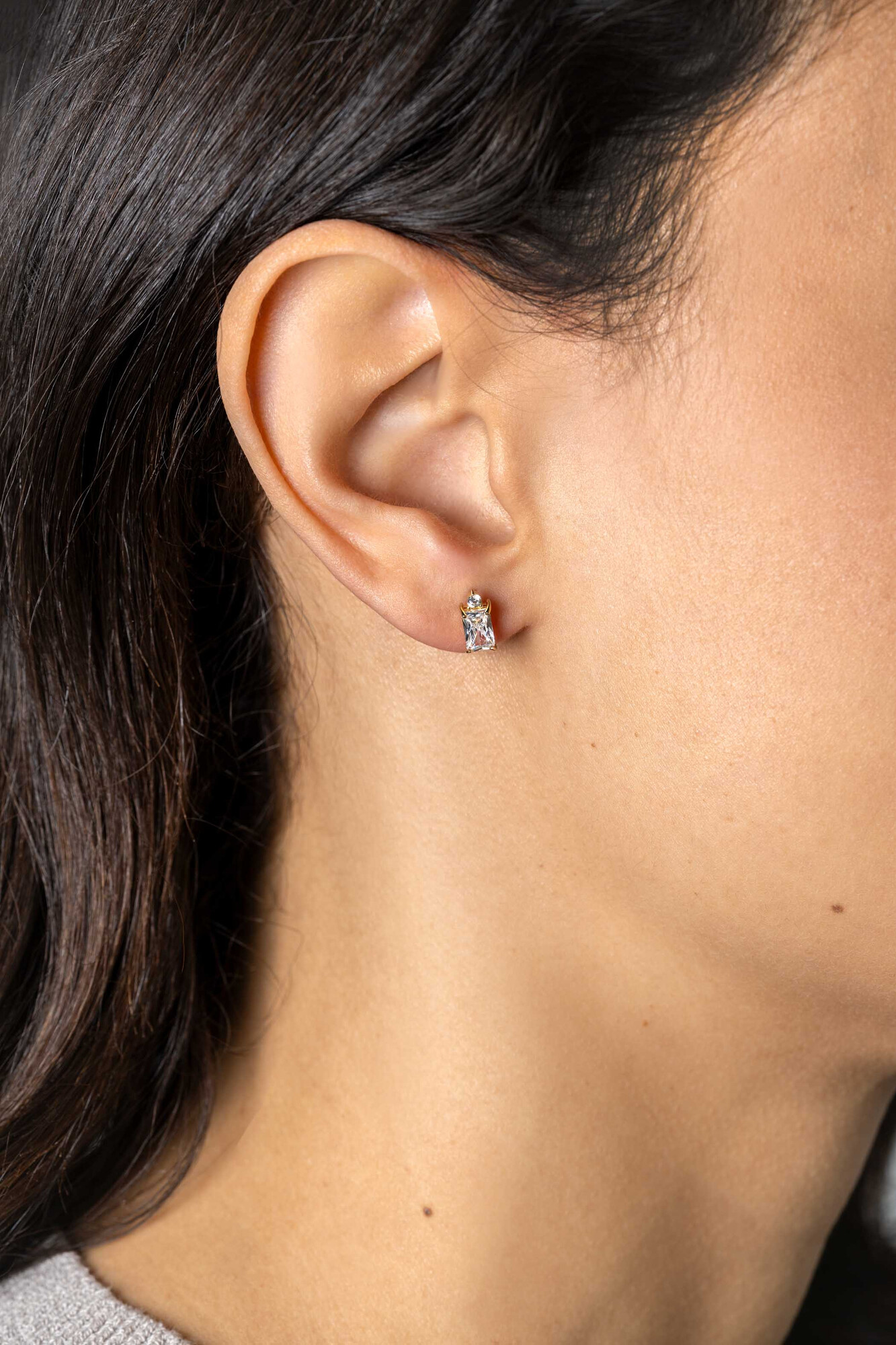 ZINZI zlv. oorknopjes gg.verg. baguette en rond zirc.