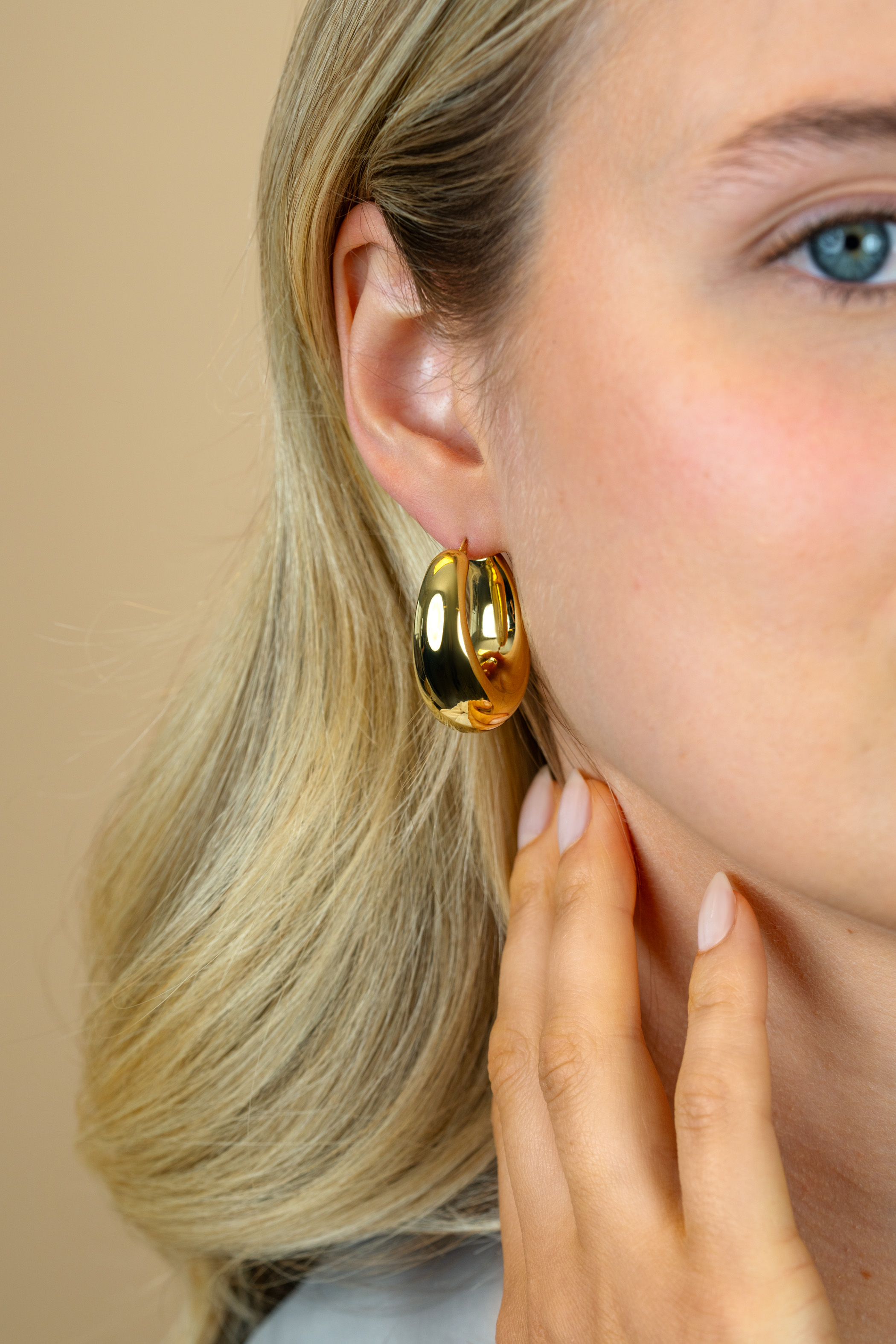 ZINZI zlv. oorringen gg.verg.ovaal aflopend 31x14mm