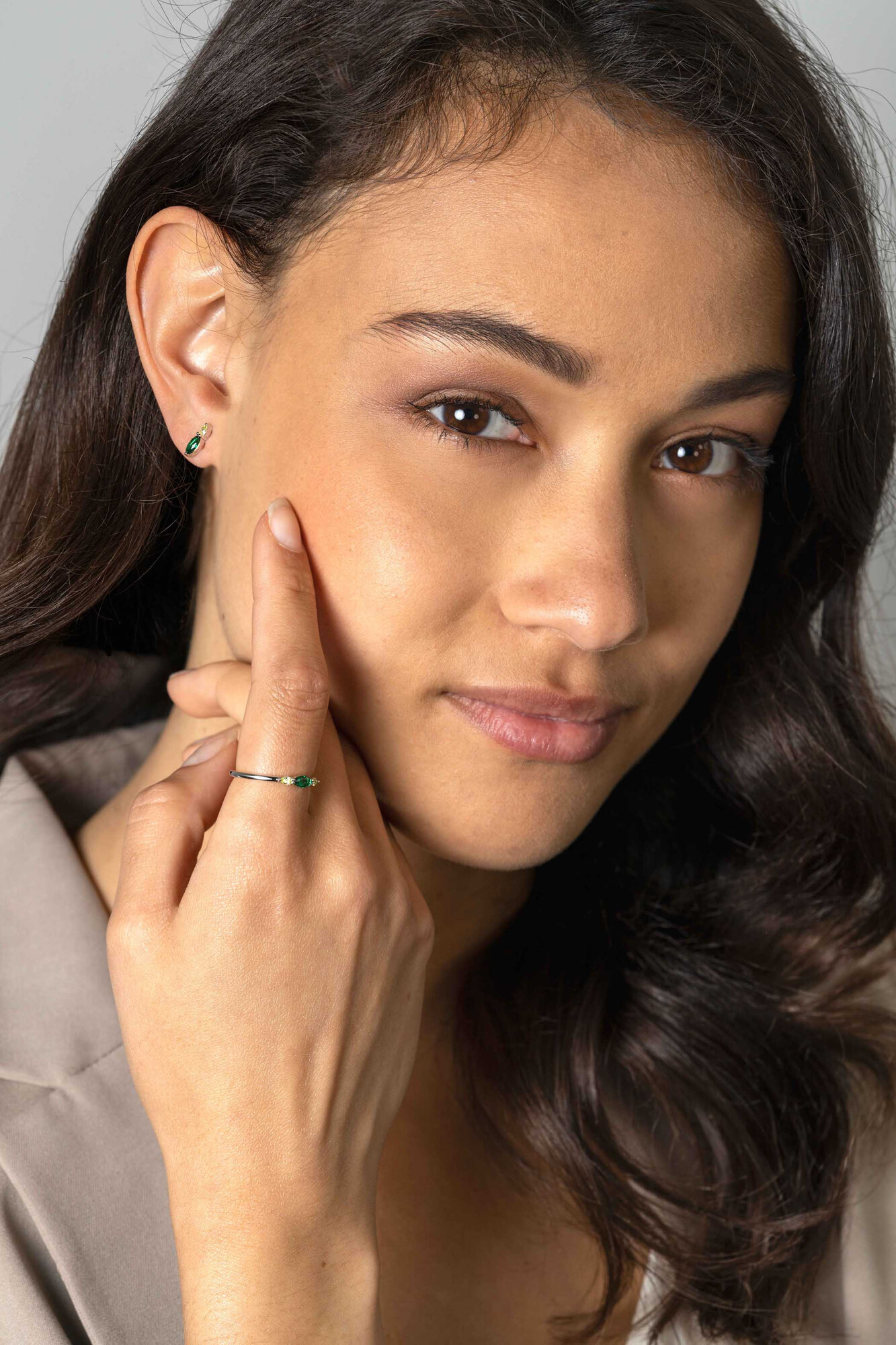 ZINZI zlv. ring fantasie met groen en gele zirc.mt.52