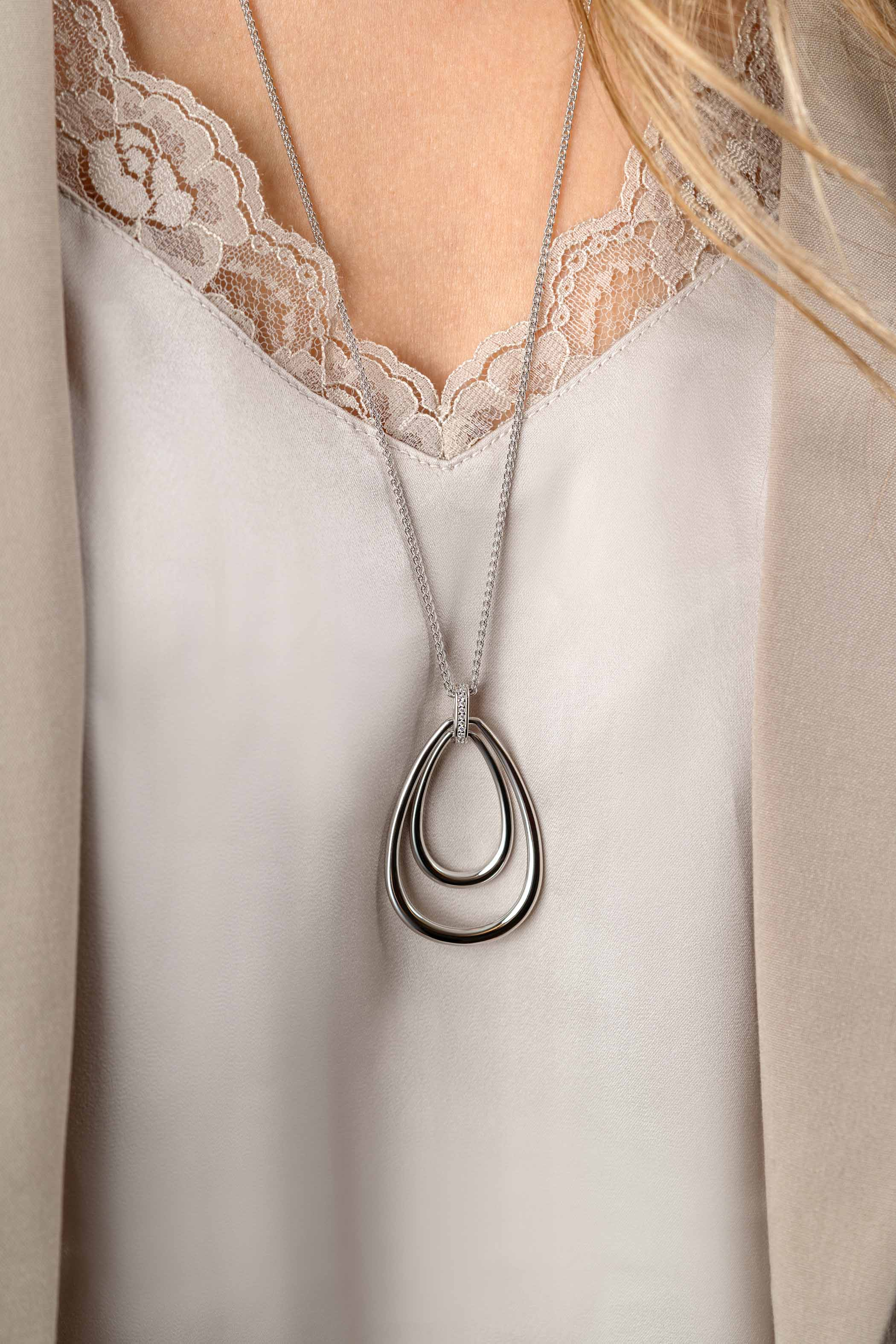 ZINZI zlv. collier met hanger ovaal oog met zirc.