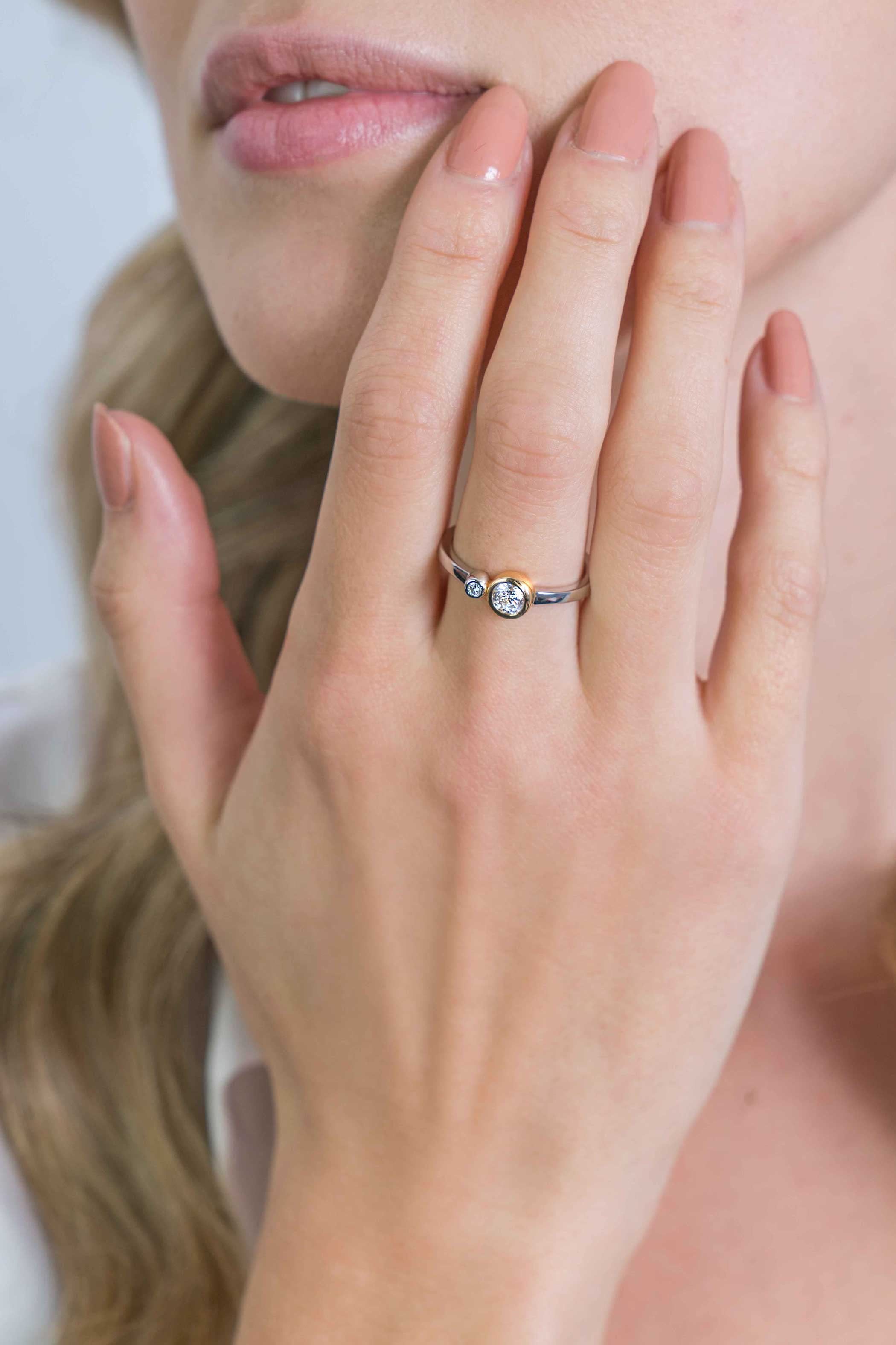 ZINZI silberner Ring 14K gelbvergoldet rund weiß 6mm ZIR2146