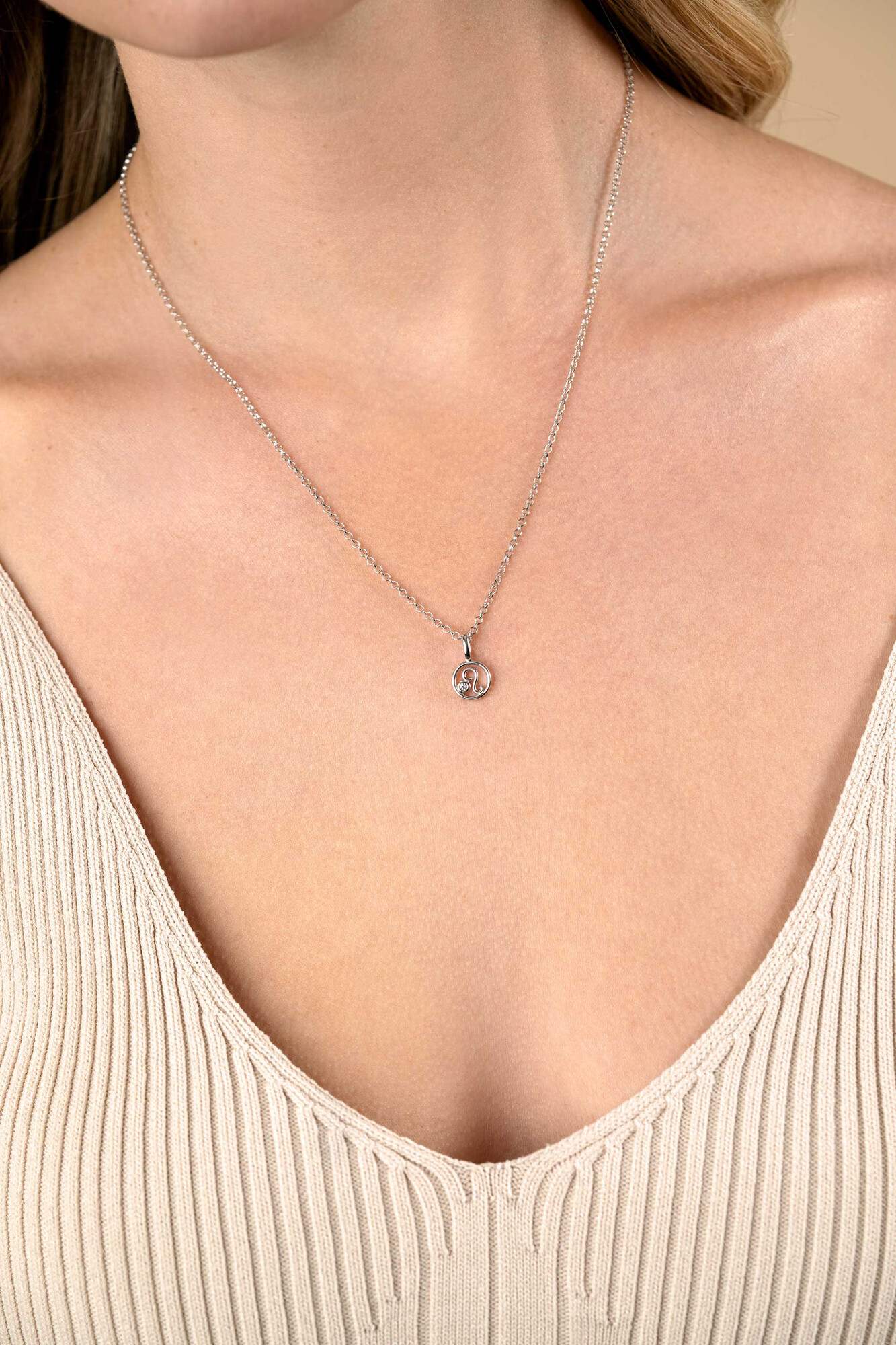 9mm ZINZI Silber Löwe Sternzeichen-Anhänger, besetzt mit weißen Zirkonia ZIH-LEE (ohne Kette)