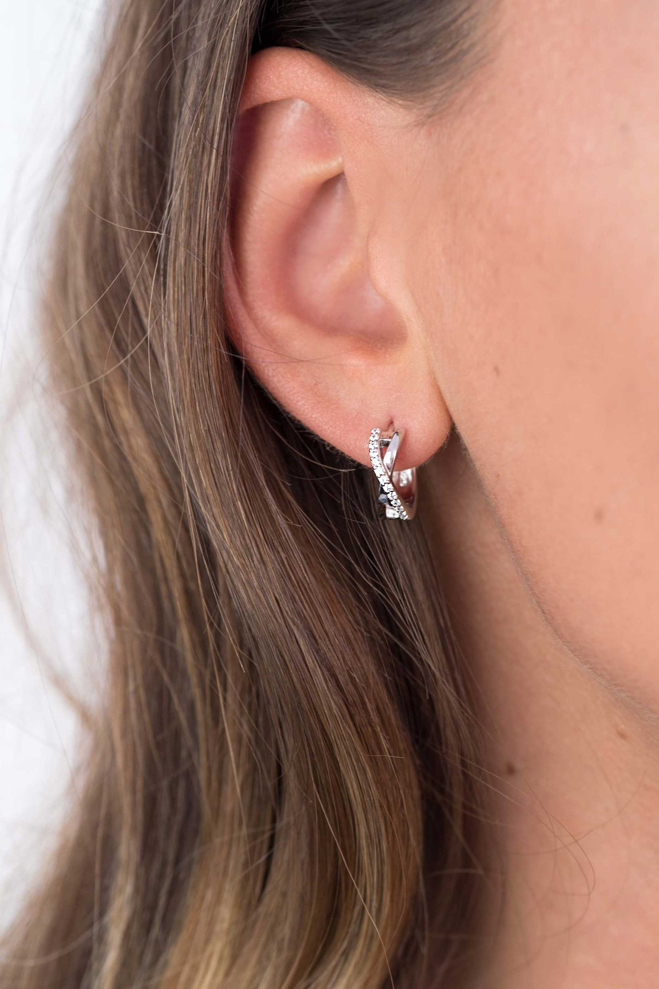 ZINZI silberne Kreolen überkreuz glatt  weiß 15x5mm ZIO1569