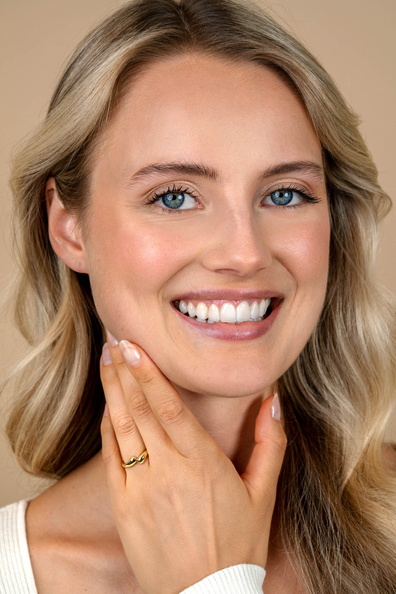 ZINZI Goldplattierter Silberner Glatter Ring mit zwei Tropfenformen, 7mm breit ZIR2682G