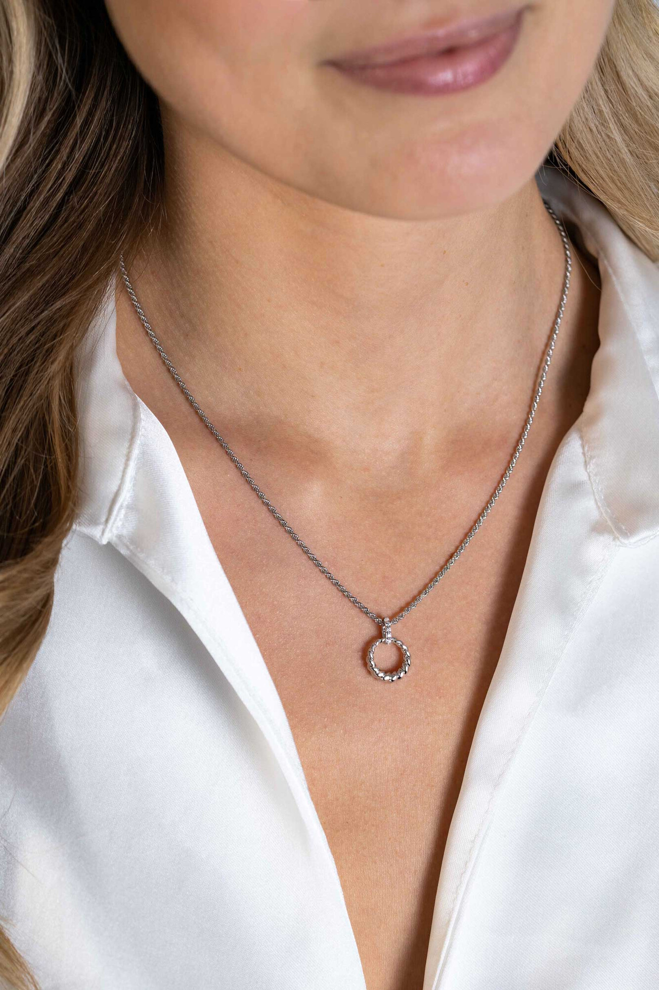 ZINZI zlv. hanger rond open met zirc.hangoog