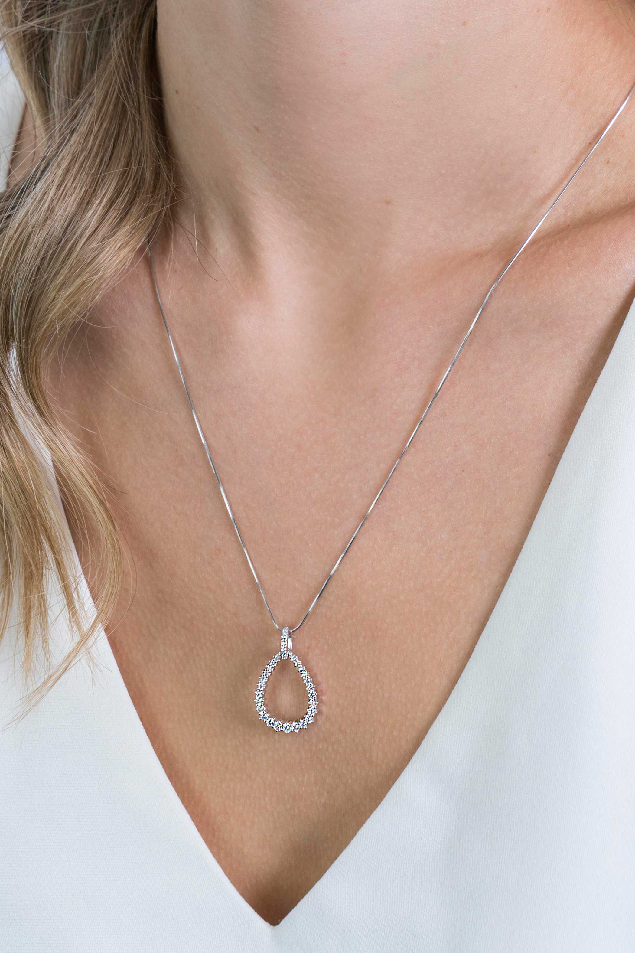 ZINZI silberner Luxus Anhänger 23mm offen Tropfenform weiße Zirkonias ZIH2123