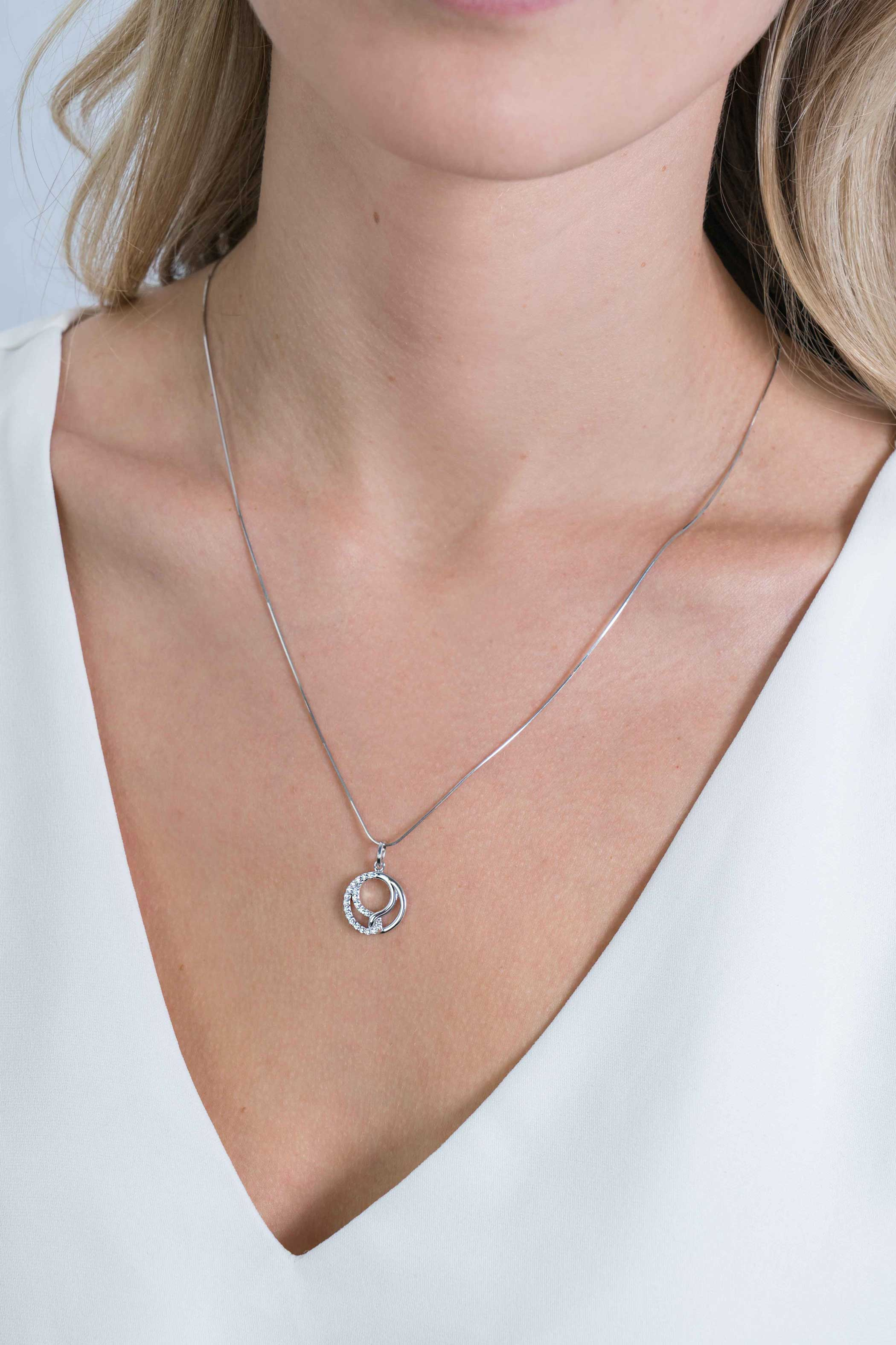 ZINZI silberner Anhänger 15mm,symbolisiert Verbundenheit,  weiße Zirkonias ZIH2119S