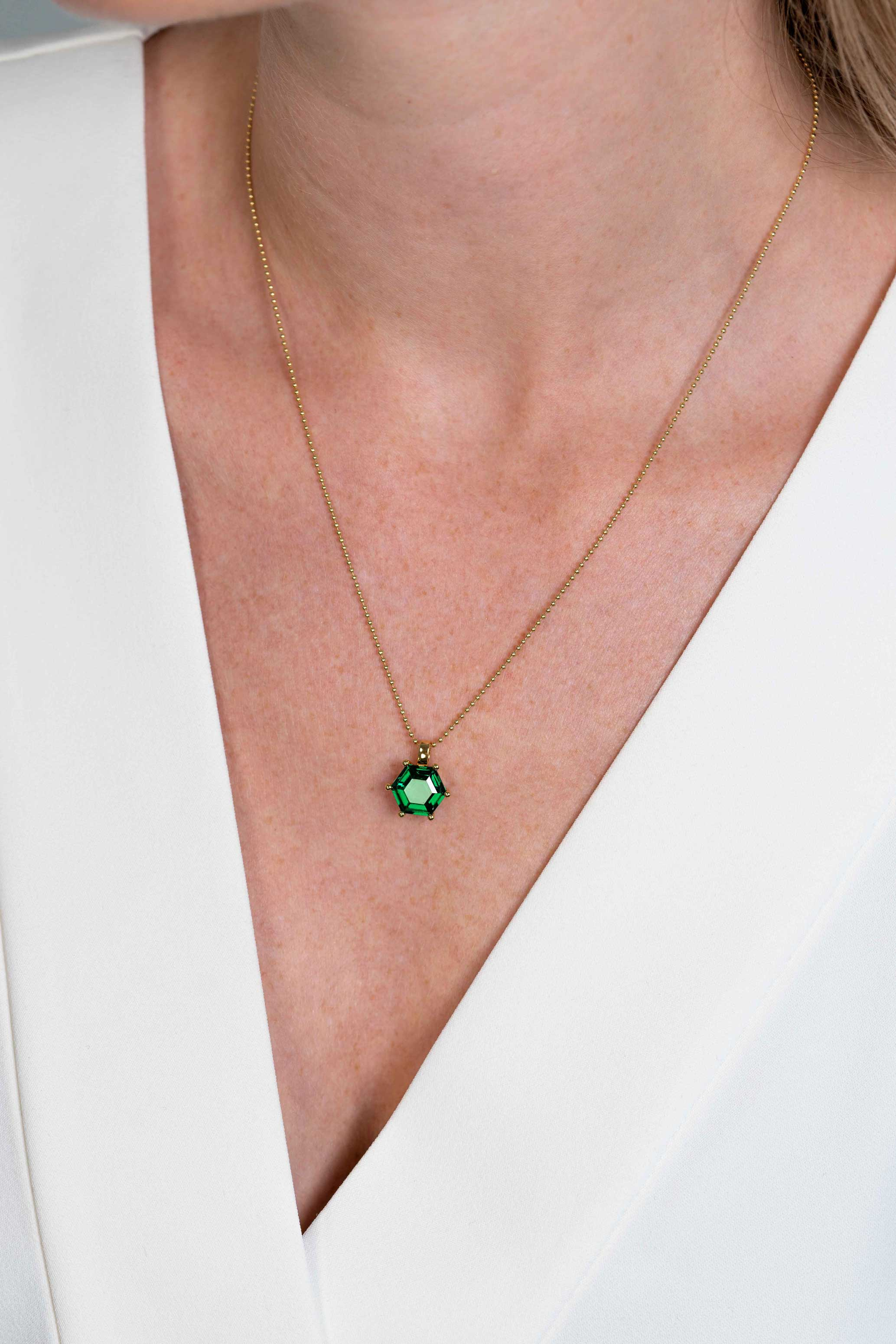 ZINZI Silberanhänger 14 Karat gelbgold plattiert mit sechseckigem grünem Farbstein 15mm ZIH2259G