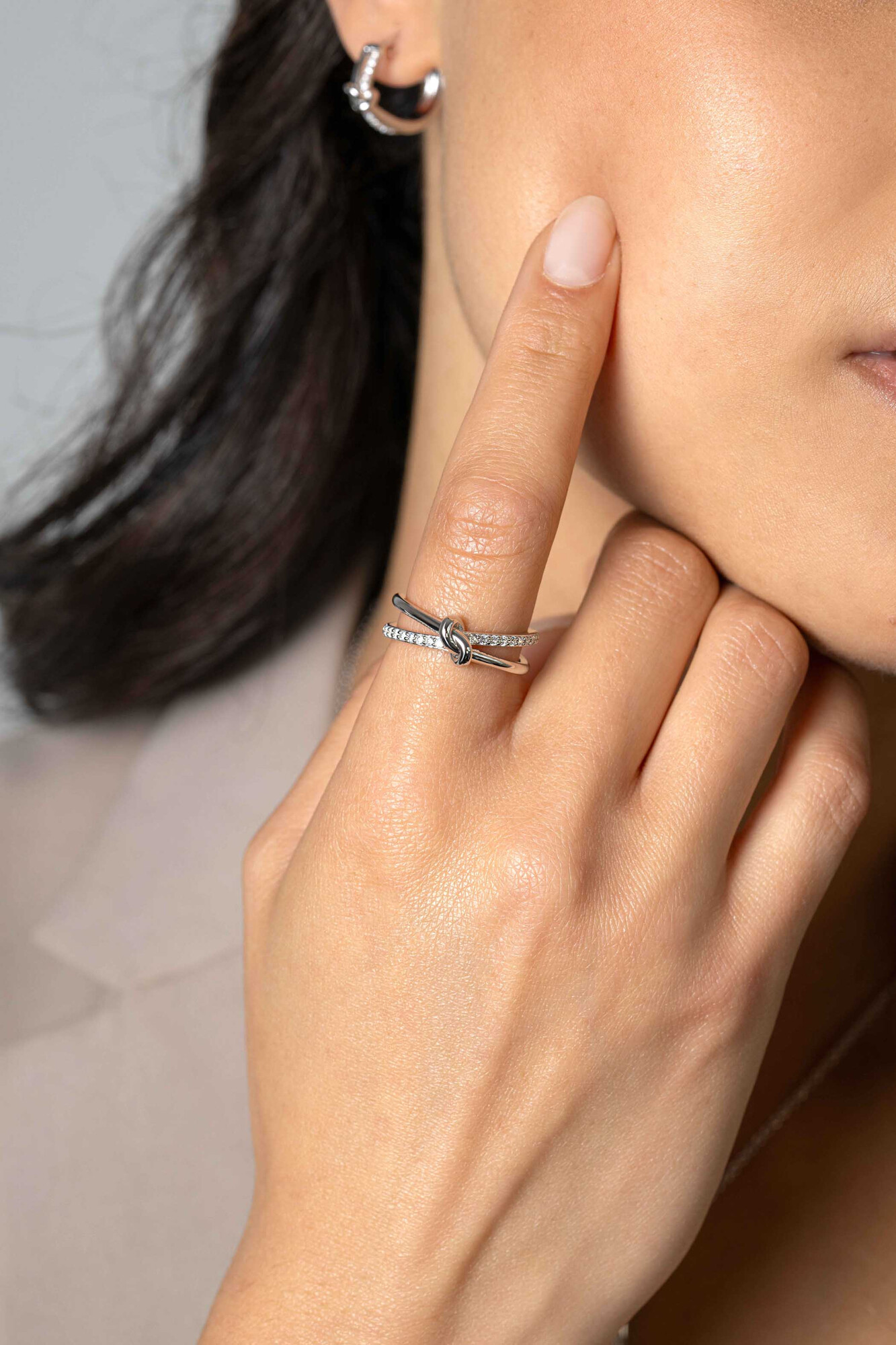 ZINZI zlv. ring met knop en zirconia's mt.62