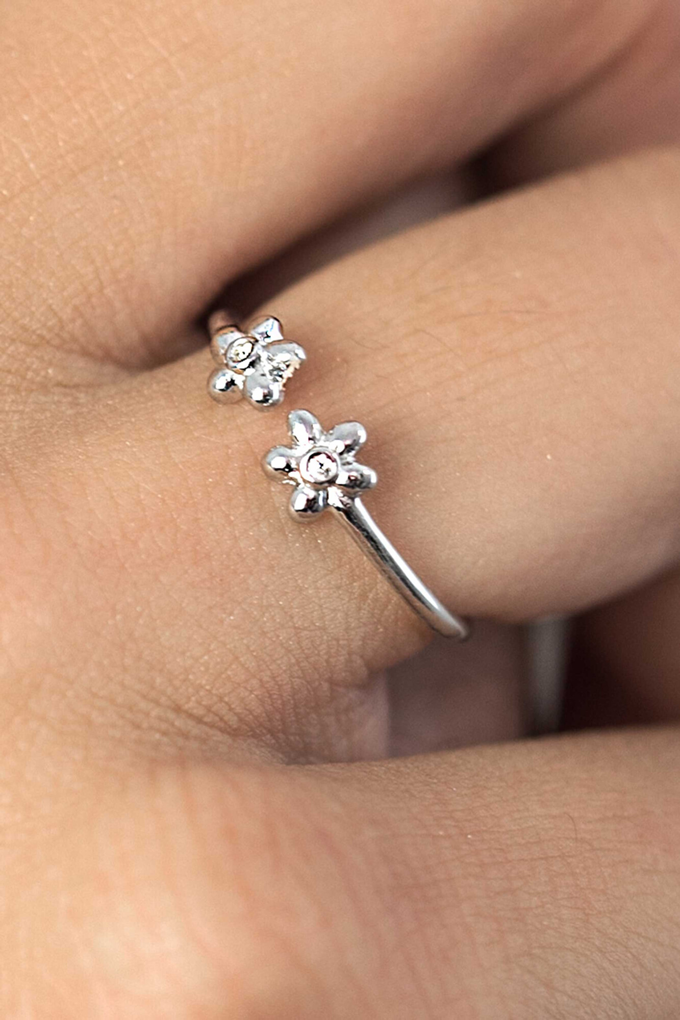 ZINZI silberner Ring offen Blumen weiß ZIR1879