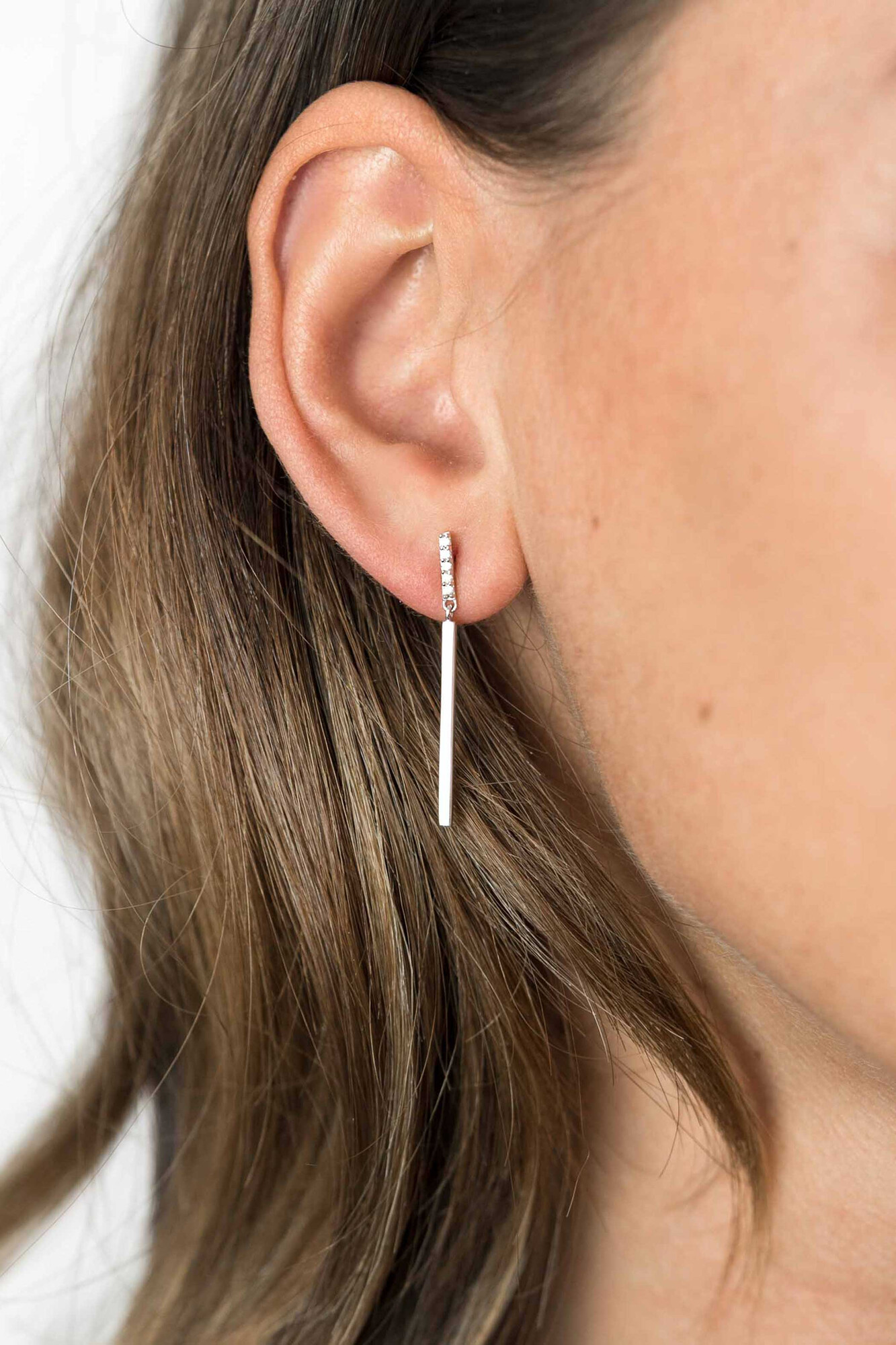 ZINZI silberne Ohrhänger Stäbchen  weiß 35mm ZIO1832