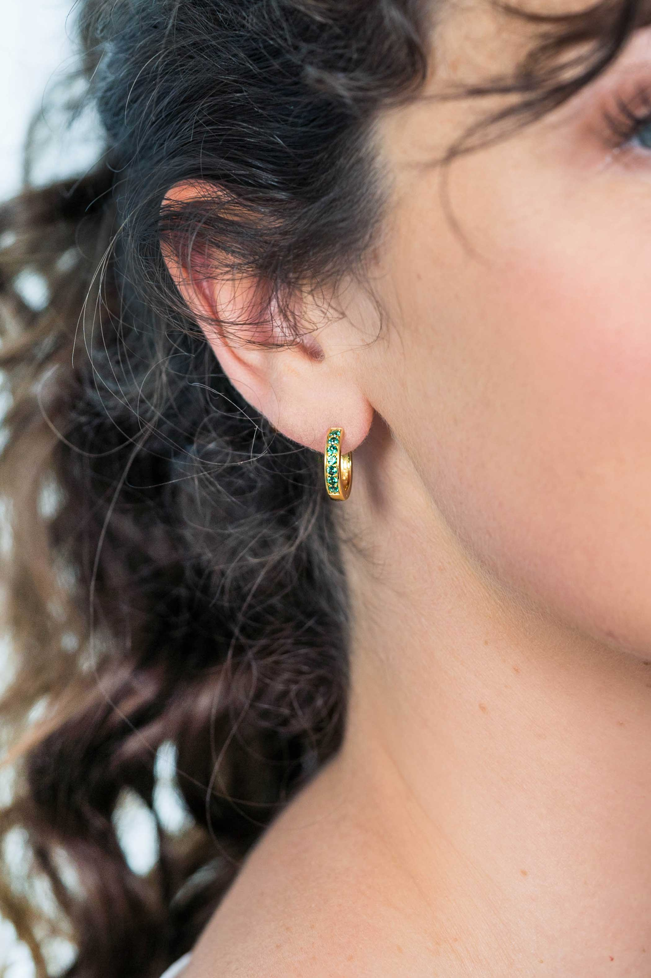 Zinzi silberne Ohrringe gelbvergoldet 15 x 3mm grün ZIO191GG