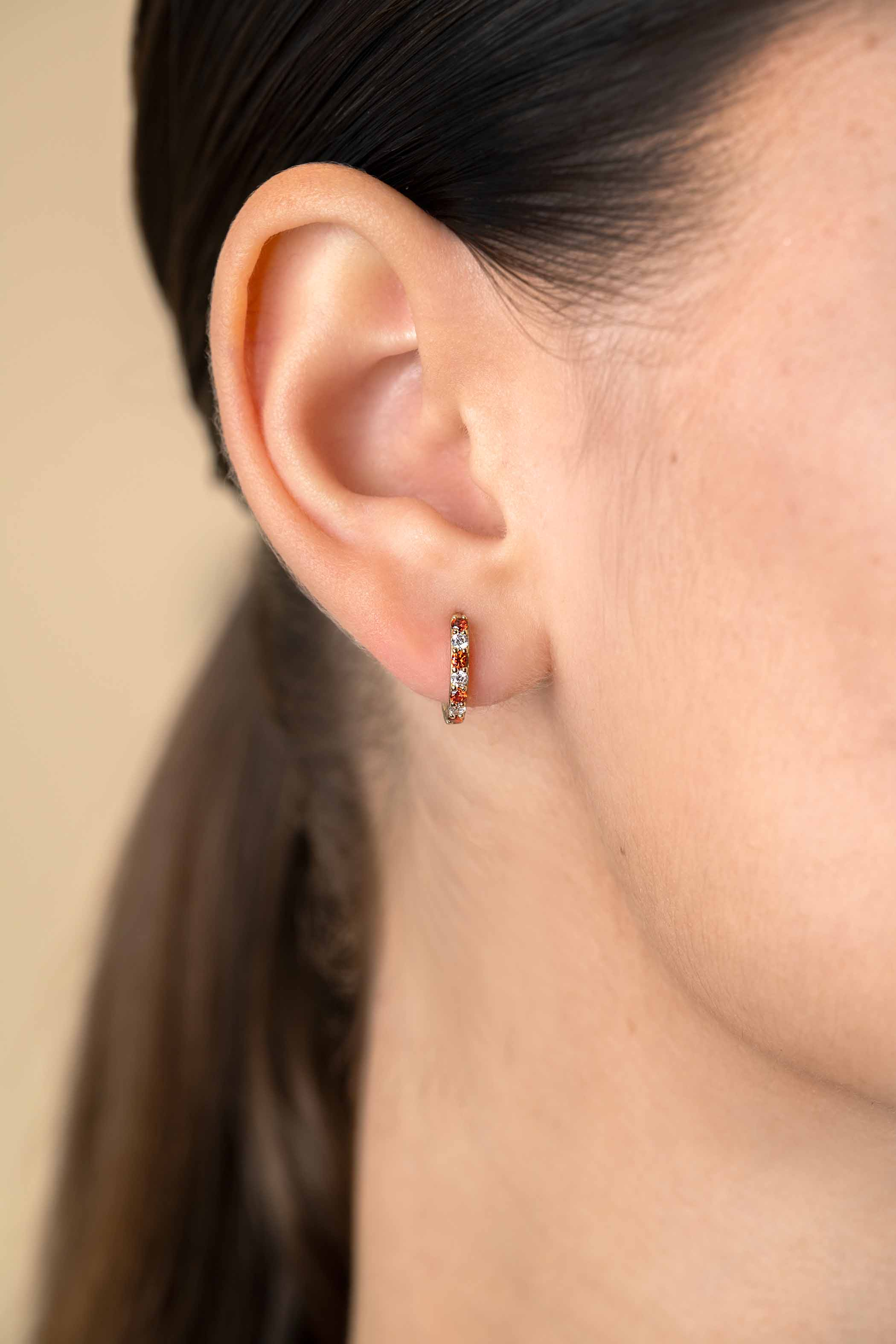 ZINZI zlv. oorringen gg.verg. rood/wit zirc.13x2.3mm