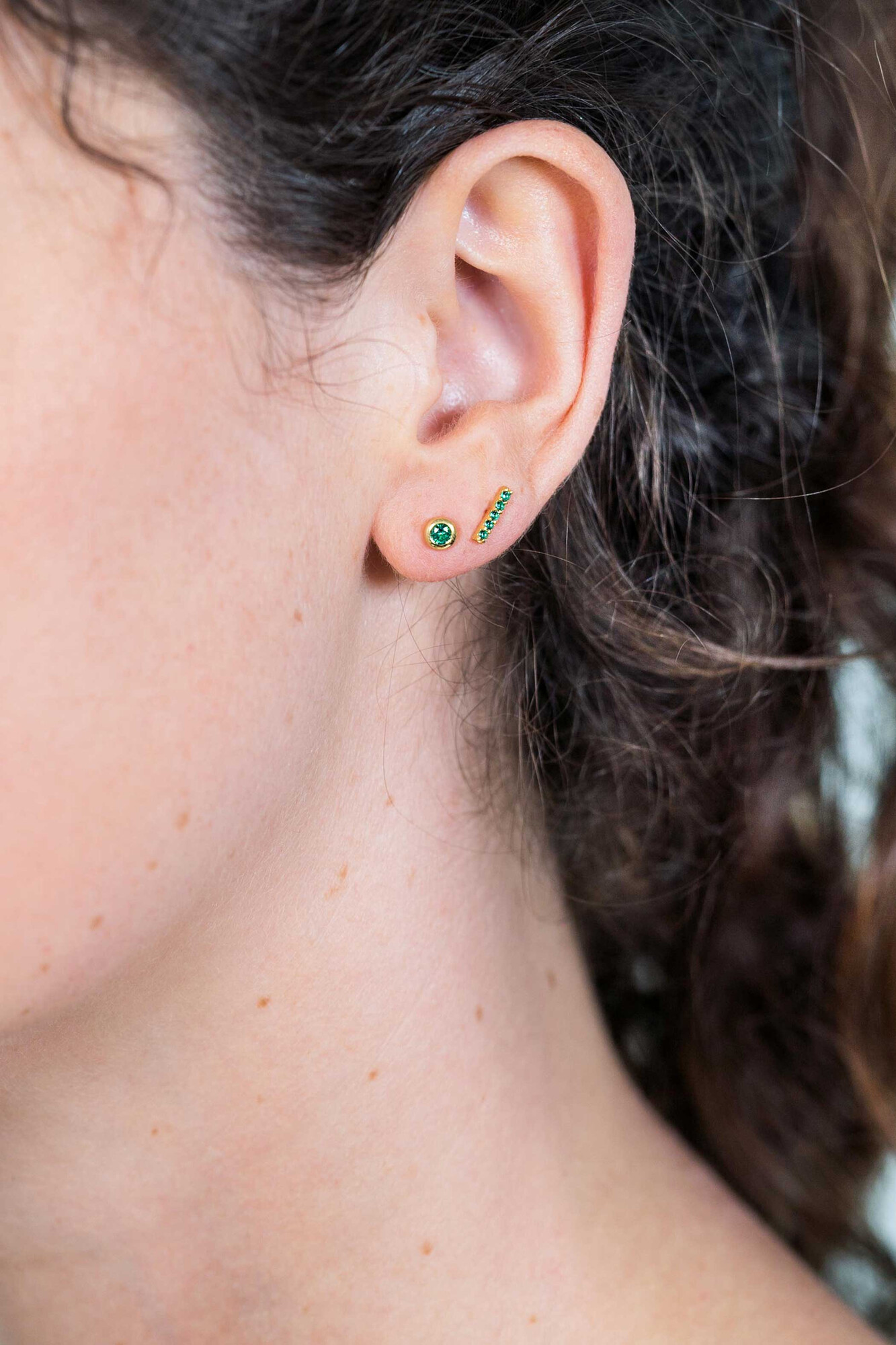 ZINZI silberne gelbvergoldete Ohrstecker Stab grün 8mm ZIO1689GG