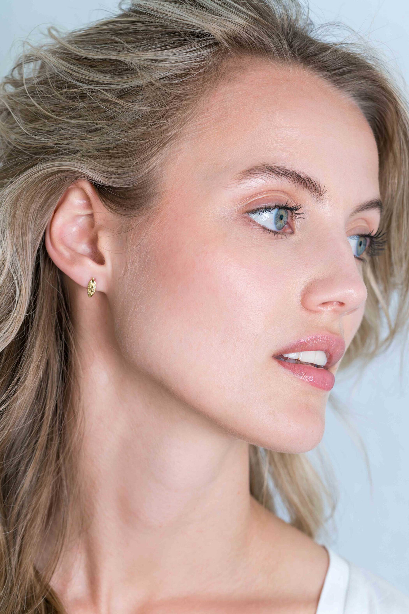 ZINZI silberne Ohrstecker 14K gelb vergoldet Feder 10mm ZIO2212G