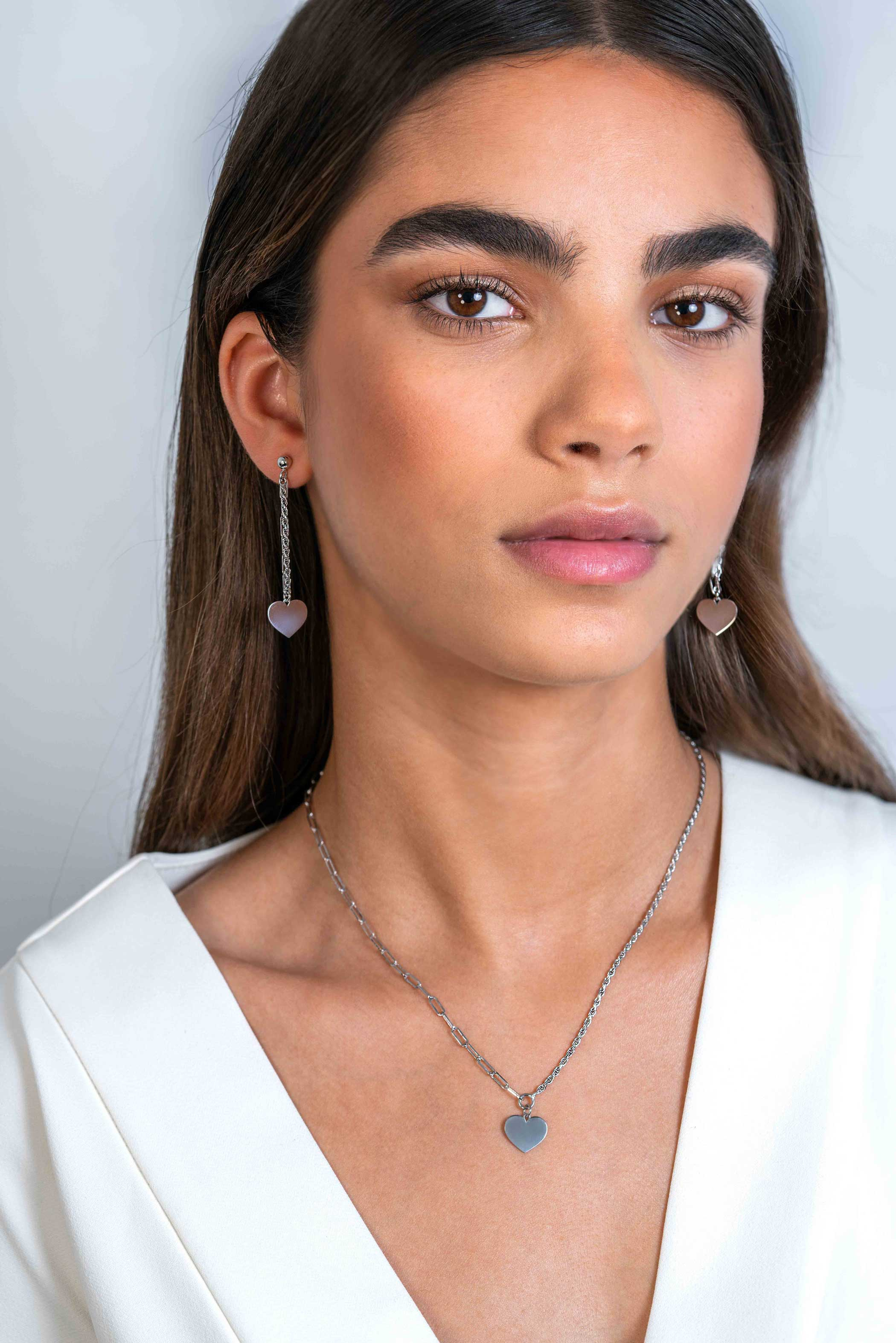 ZINZI zlv. oorstekers paperclip/koord hart hanger