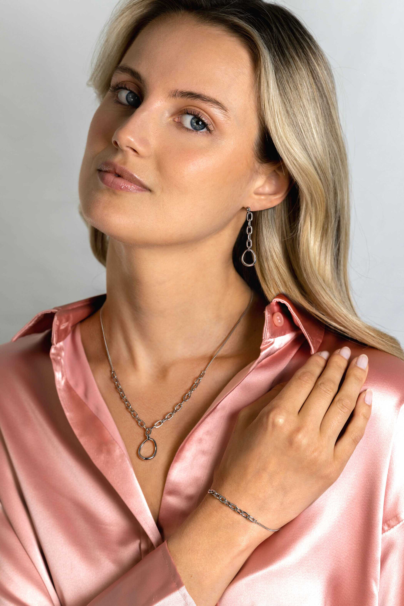 ZINZI zlv. collier met ovale tussenschakels en hanger