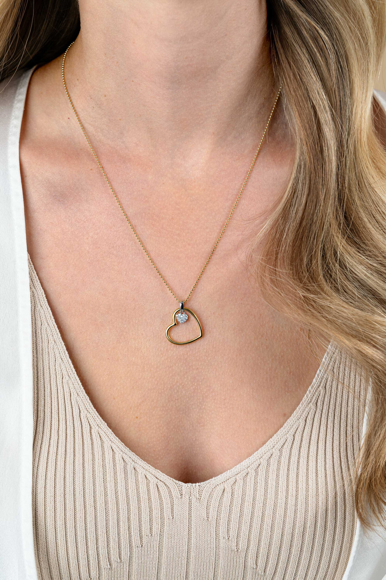 ZINZI vergoldete Silberkette mit Kugeln und großem offenem Herzanhänger, 20 mm, und baumelndem luxuriösem Herzchen, 45-48 cm ZIC2621